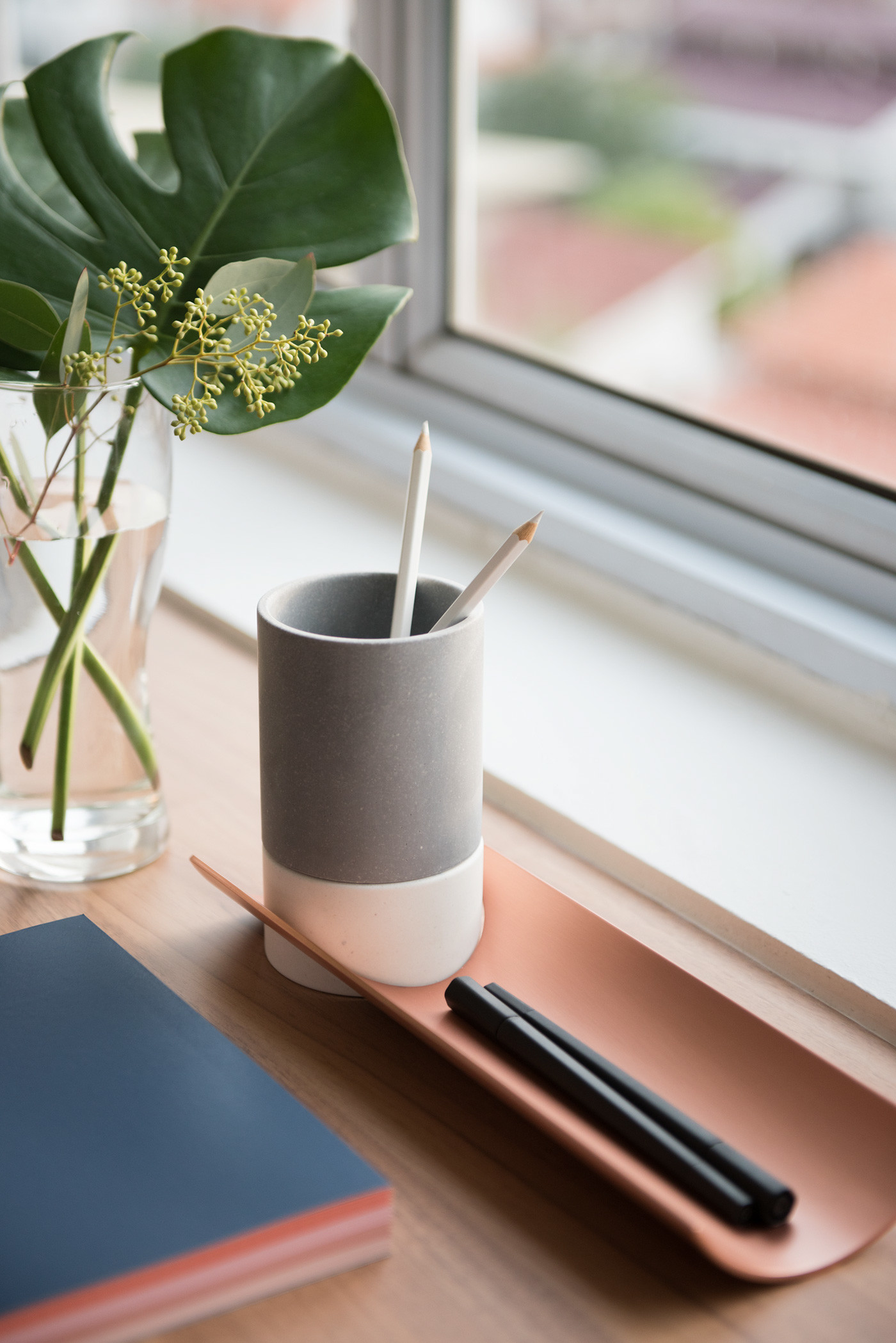 to work in an office，tilt，Design，Stationery，concept，