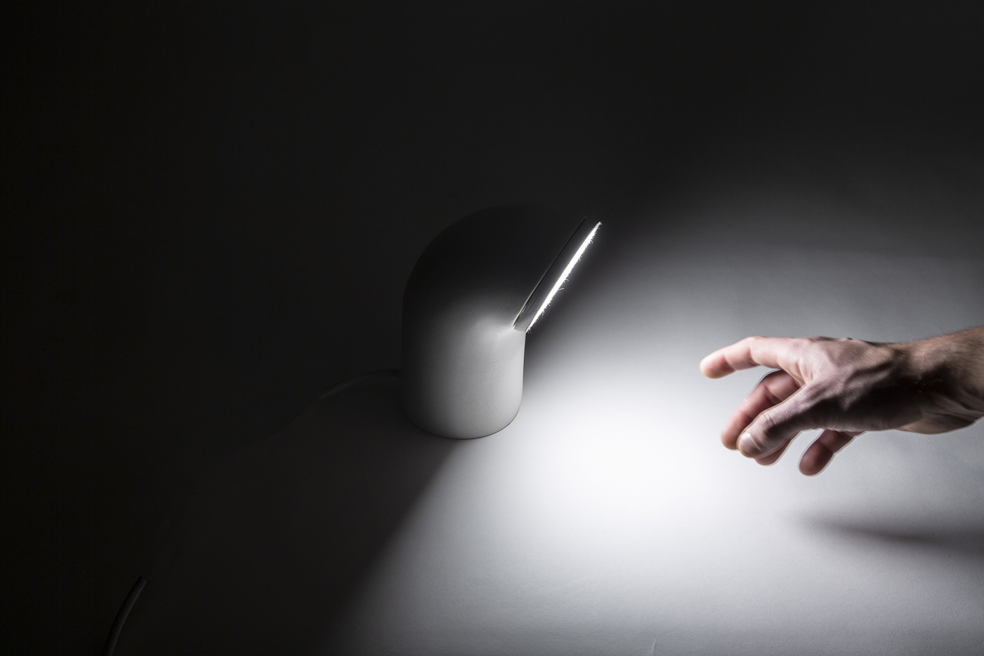 lamps and lanterns，Desk lamp，Clear darkness，boundary，