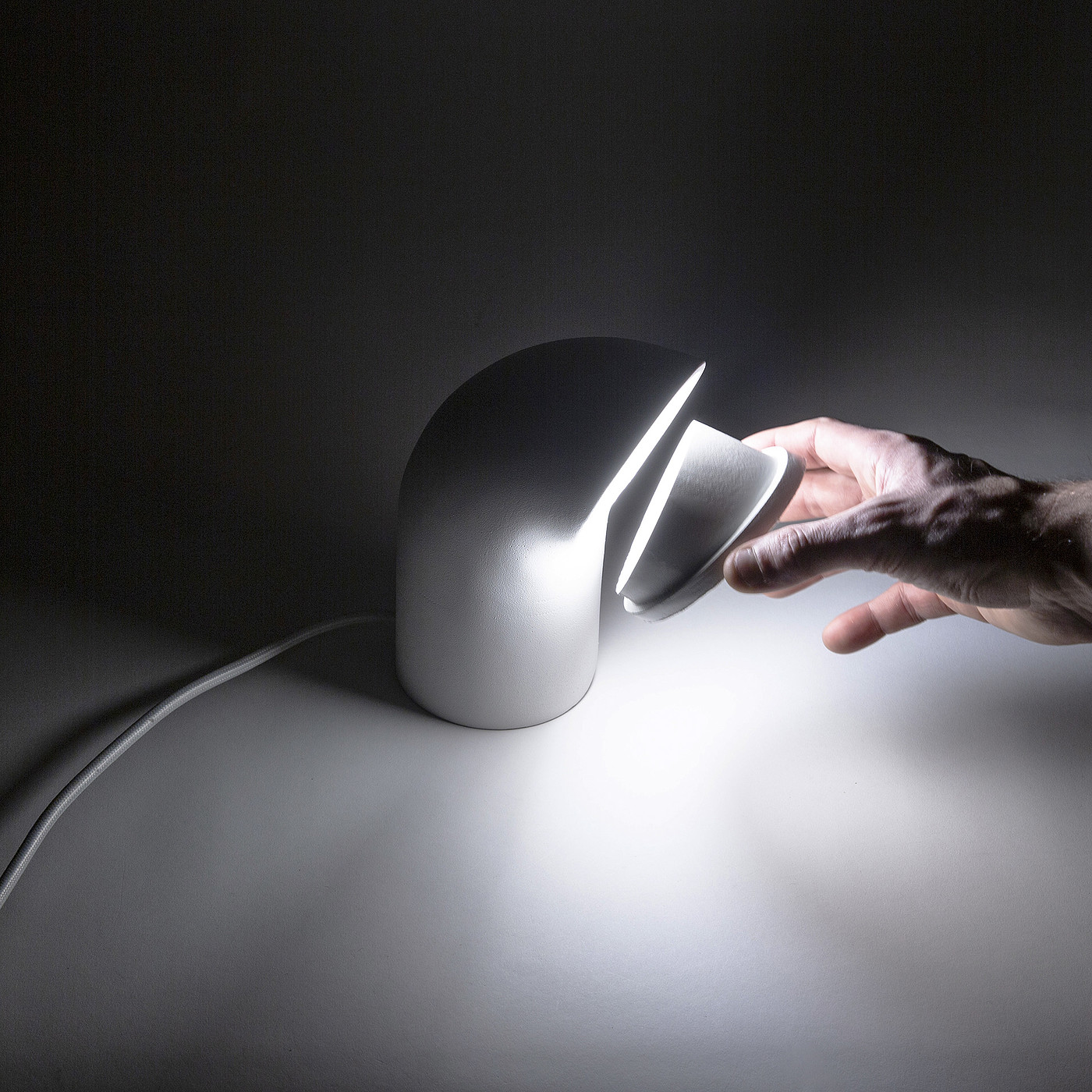 lamps and lanterns，Desk lamp，Clear darkness，boundary，