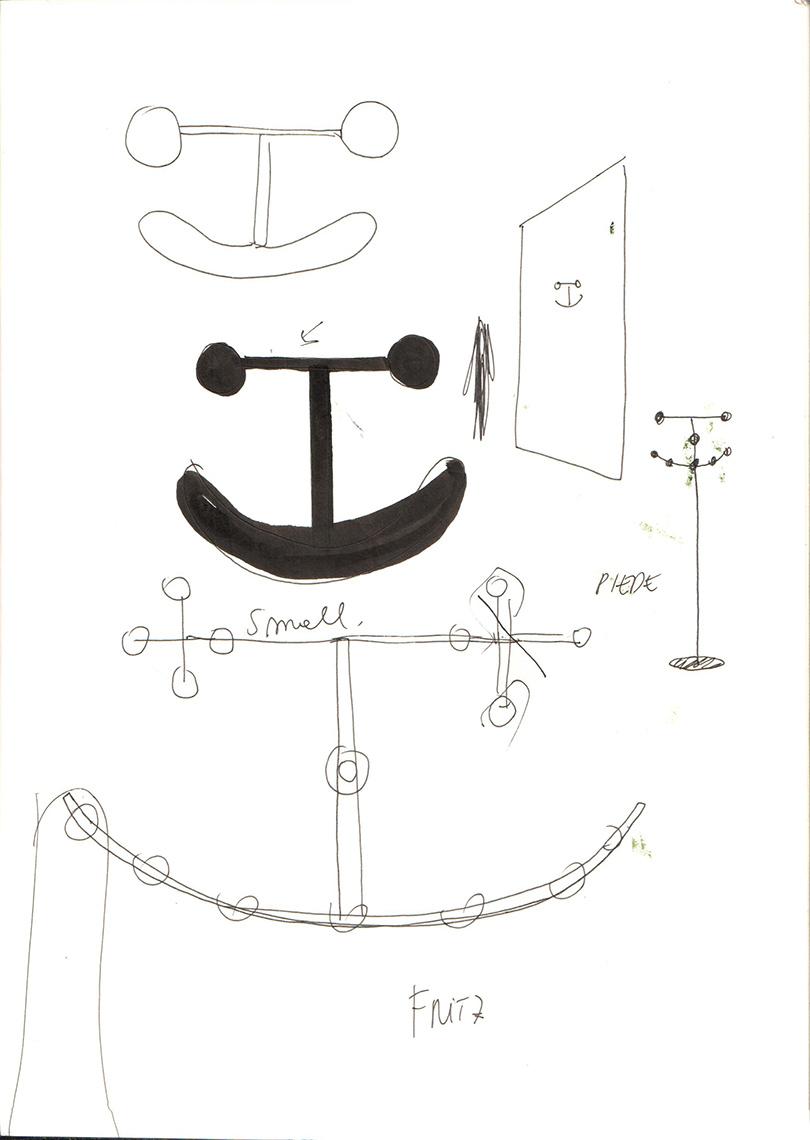 vase，Wall hanging，smiling face，