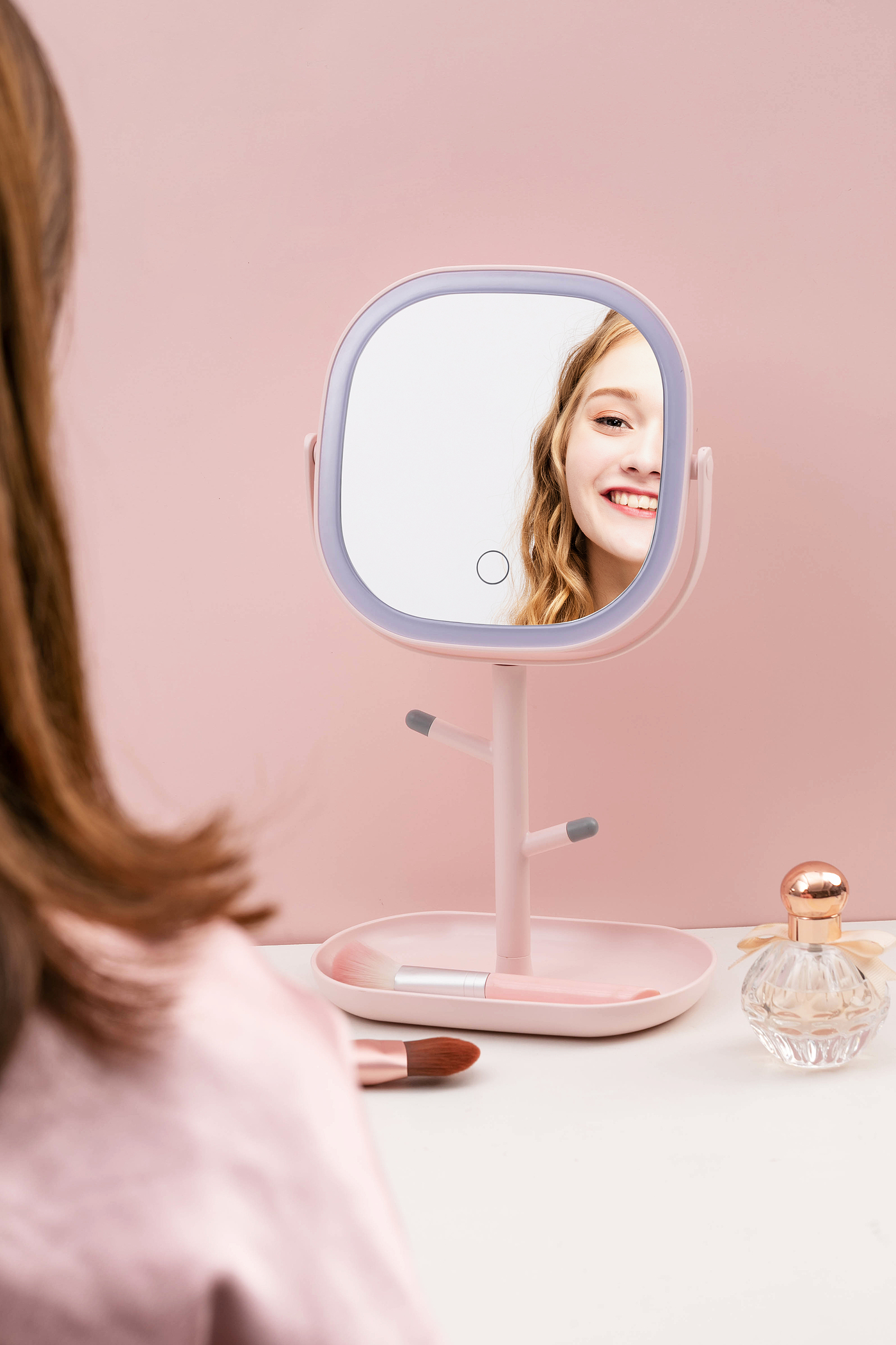 Led cosmetic mirror，Household necessities，High value household goods，The first makeup mirror on the makeup Road，