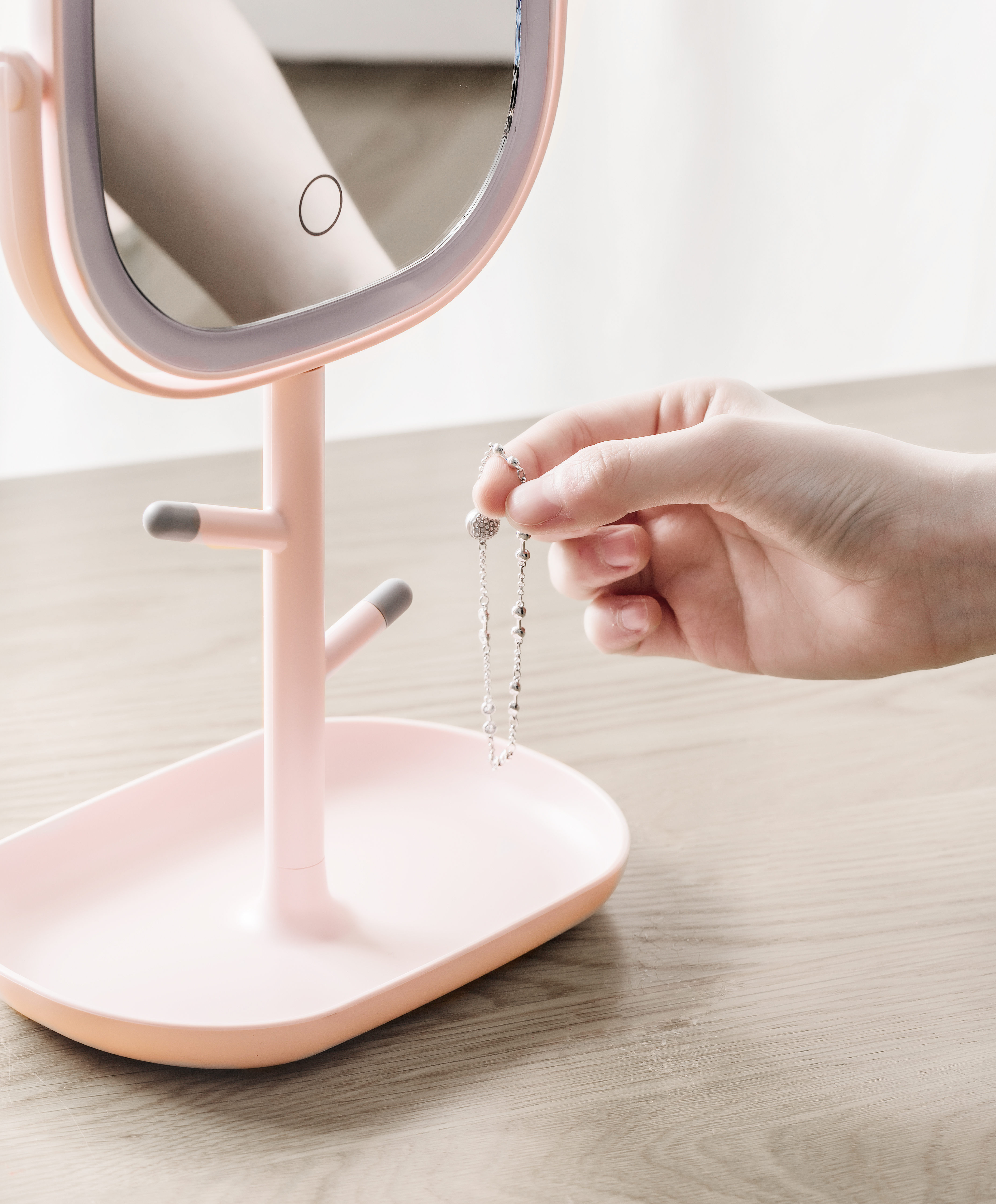 Led cosmetic mirror，Household necessities，High value household goods，The first makeup mirror on the makeup Road，