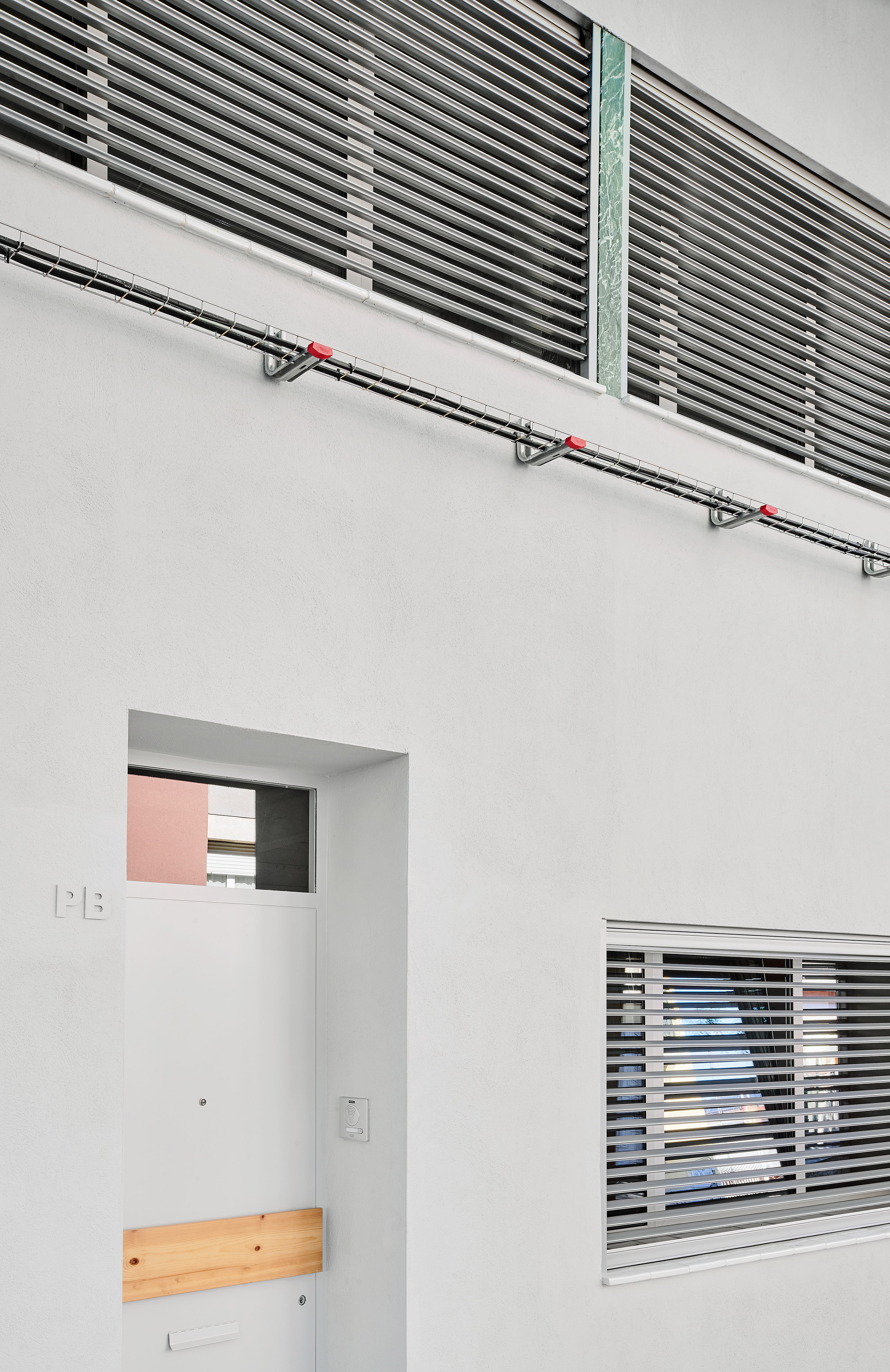 mdf，crack，reform，kitchen，attic，