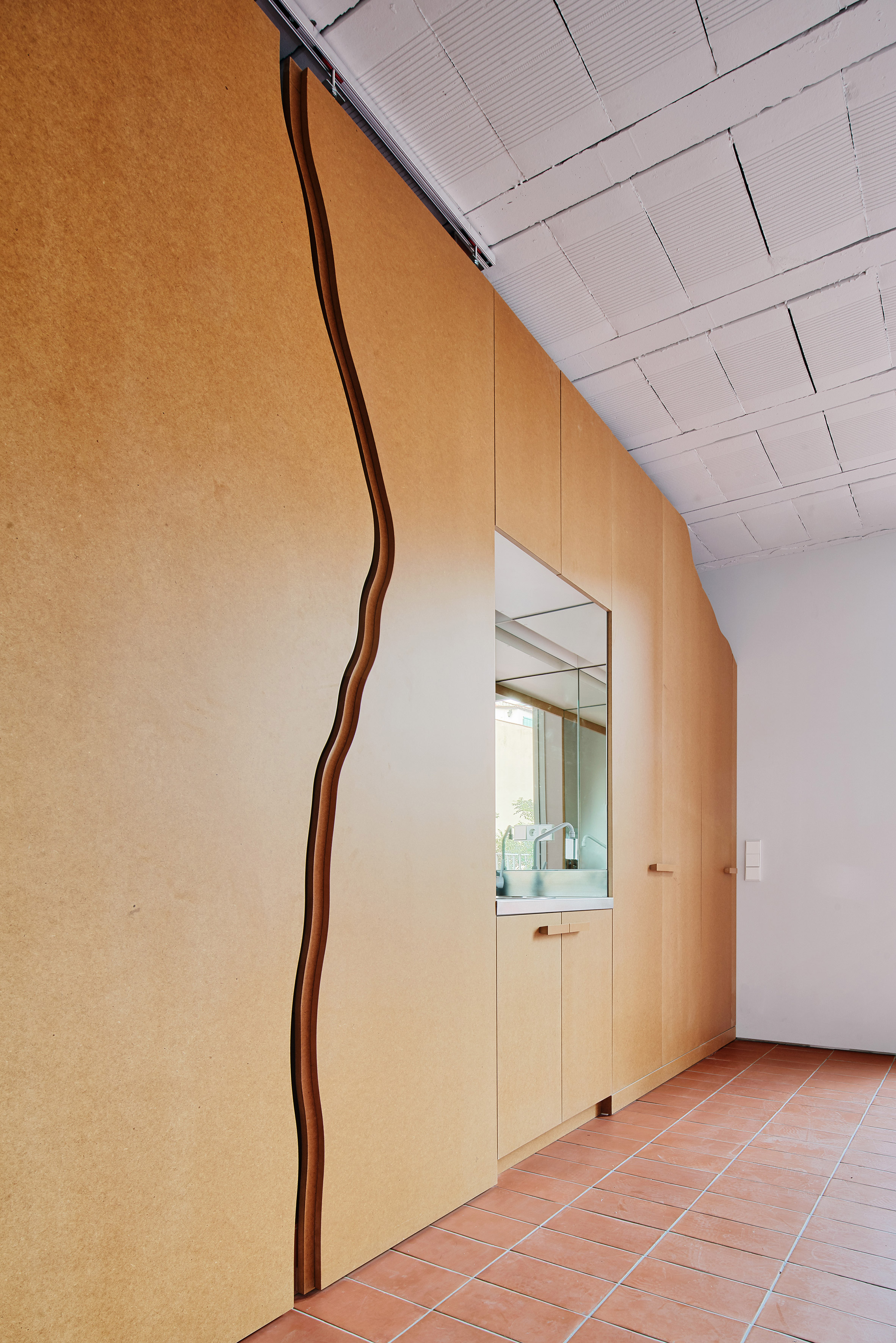 mdf，crack，reform，kitchen，attic，