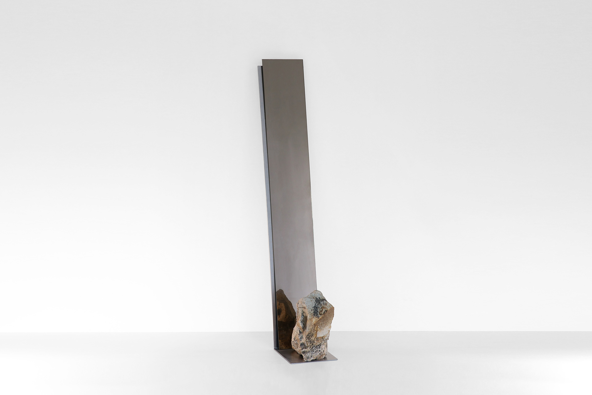 stone，chair，Table，lamp，mirror，