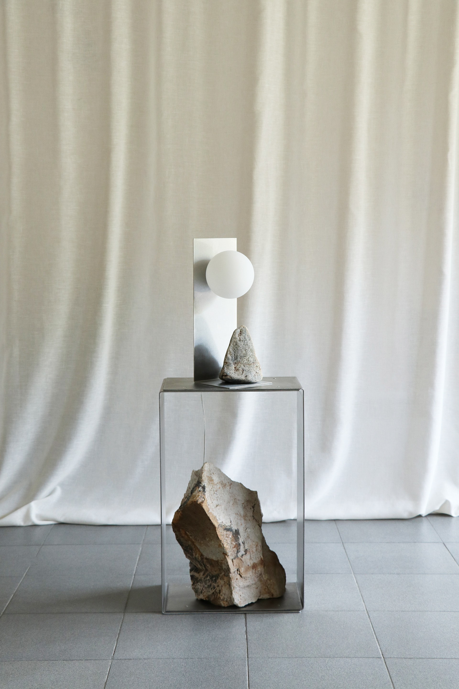 stone，chair，Table，lamp，mirror，