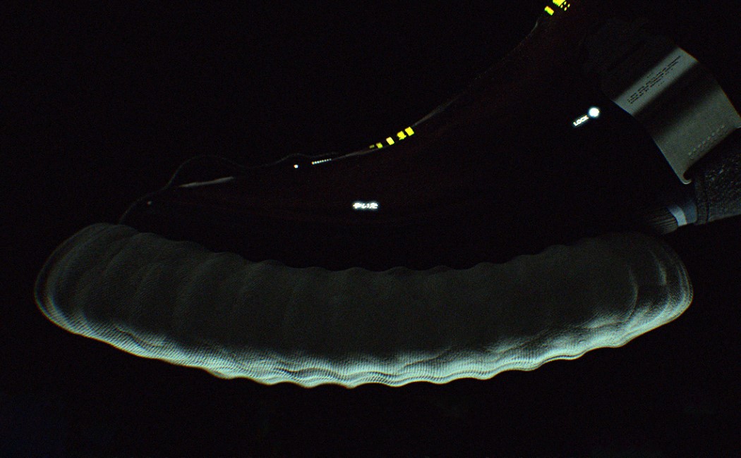 Futurism，ICARUS-4，Space sneakers，concept，astronaut，