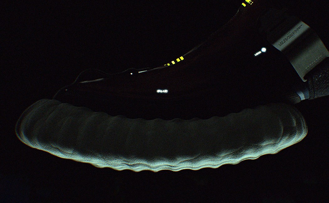 Futurism，ICARUS-4，Space sneakers，concept，astronaut，