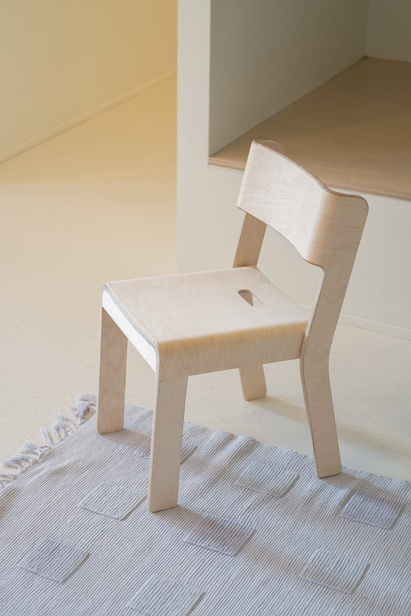 chair，wooden ，school，comfortable，environment protection，