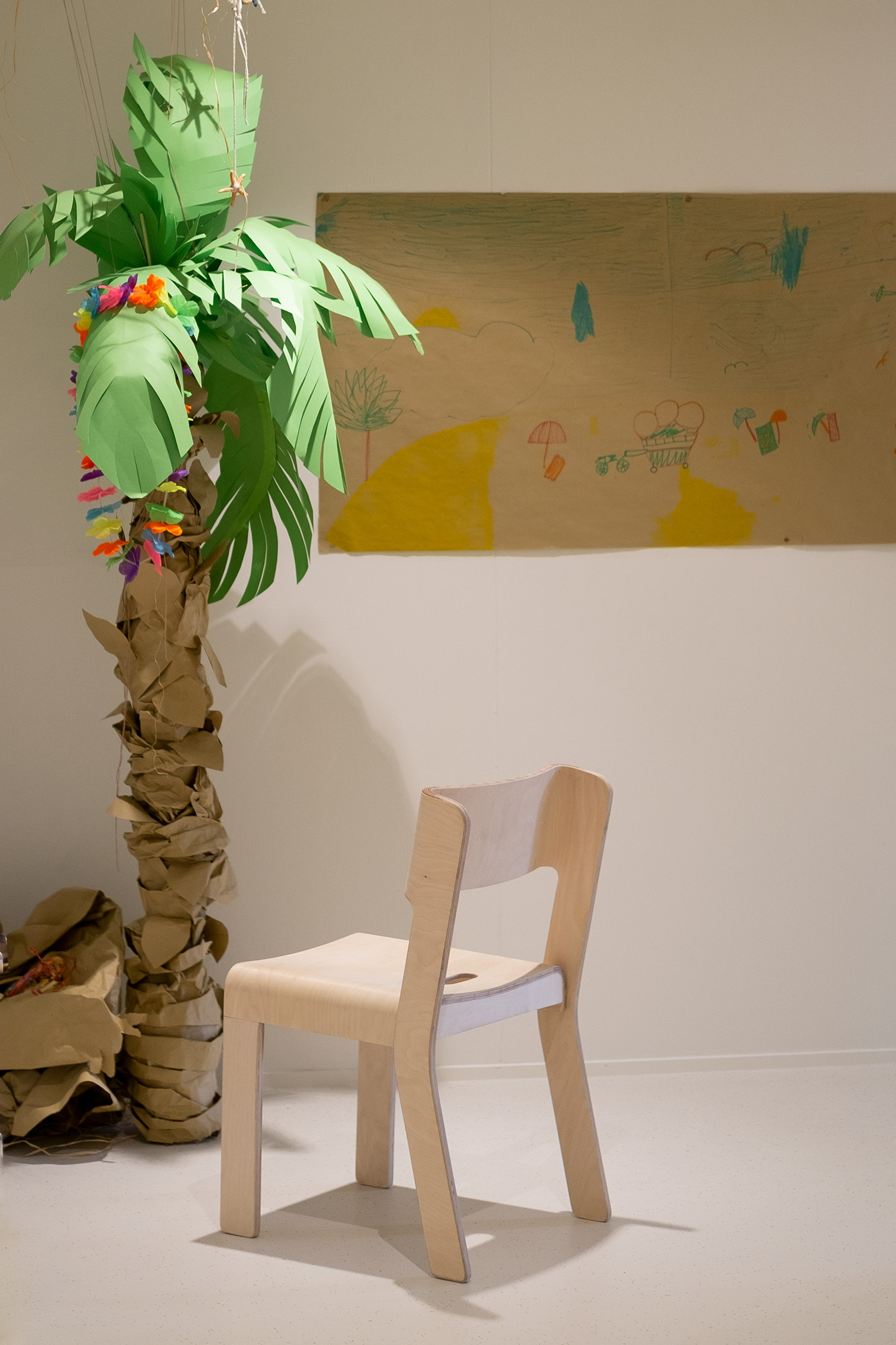 chair，wooden ，school，comfortable，environment protection，