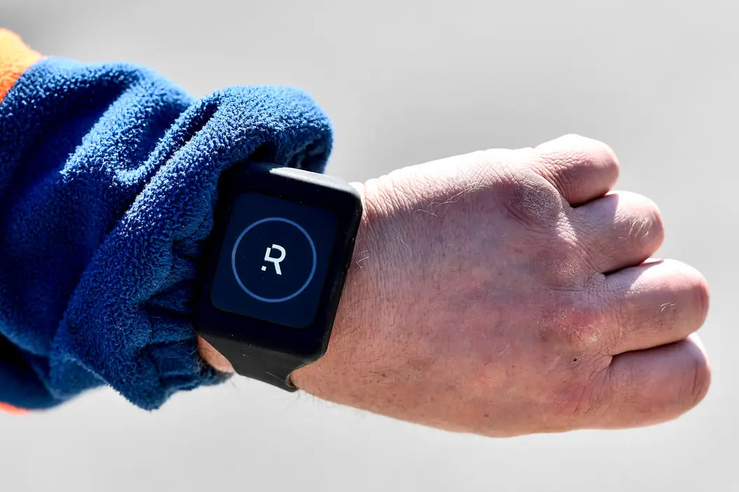 Bracelet，COVID-19，security，location，