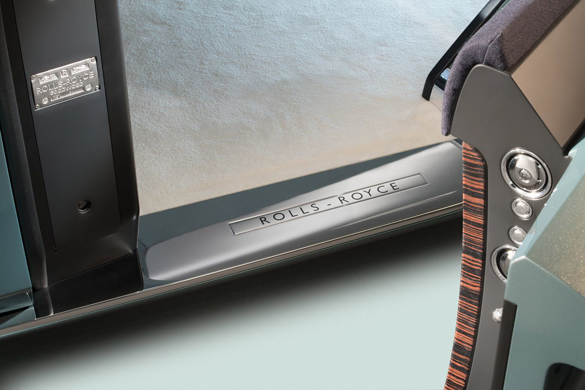 Luxury car，vehicle，industrial design，mapping，product design，comfortable，