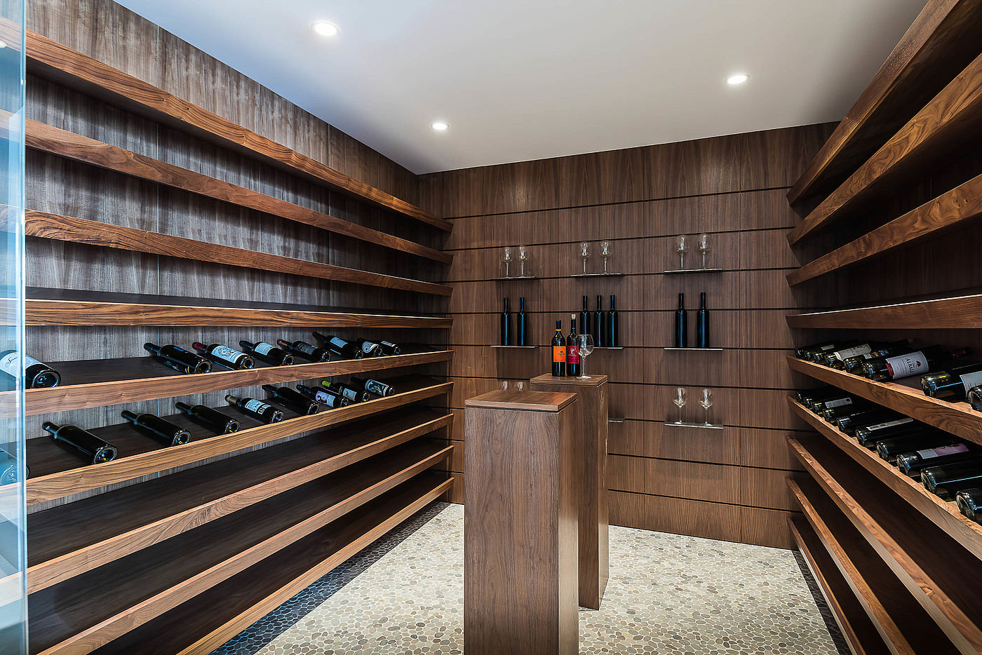 Red wine, cellar, Fontaine，