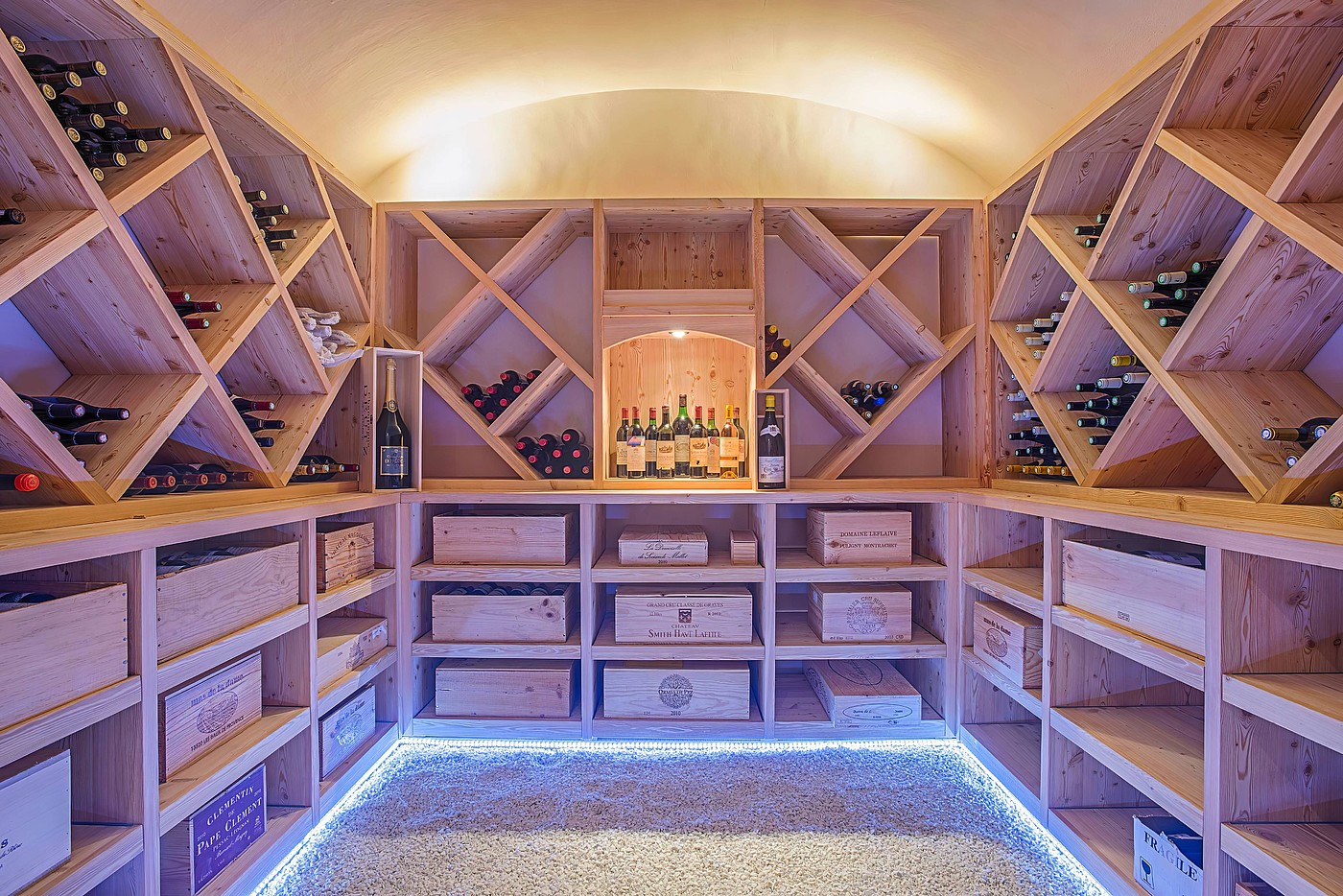 Red wine, cellar, Fontaine，
