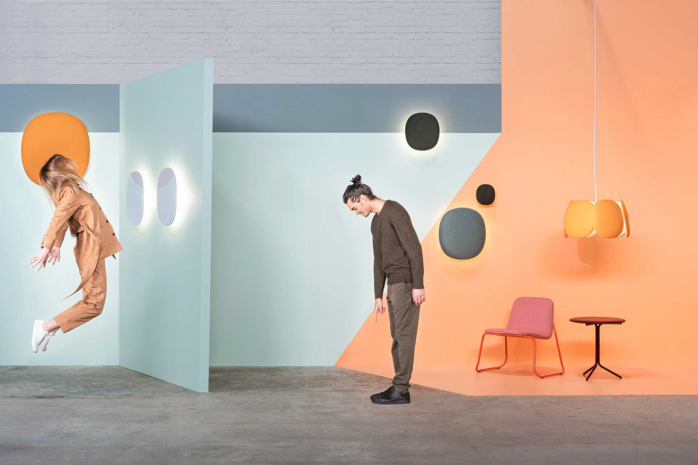 a chandelier，tulips，BLOSSOM - Bogaerts，