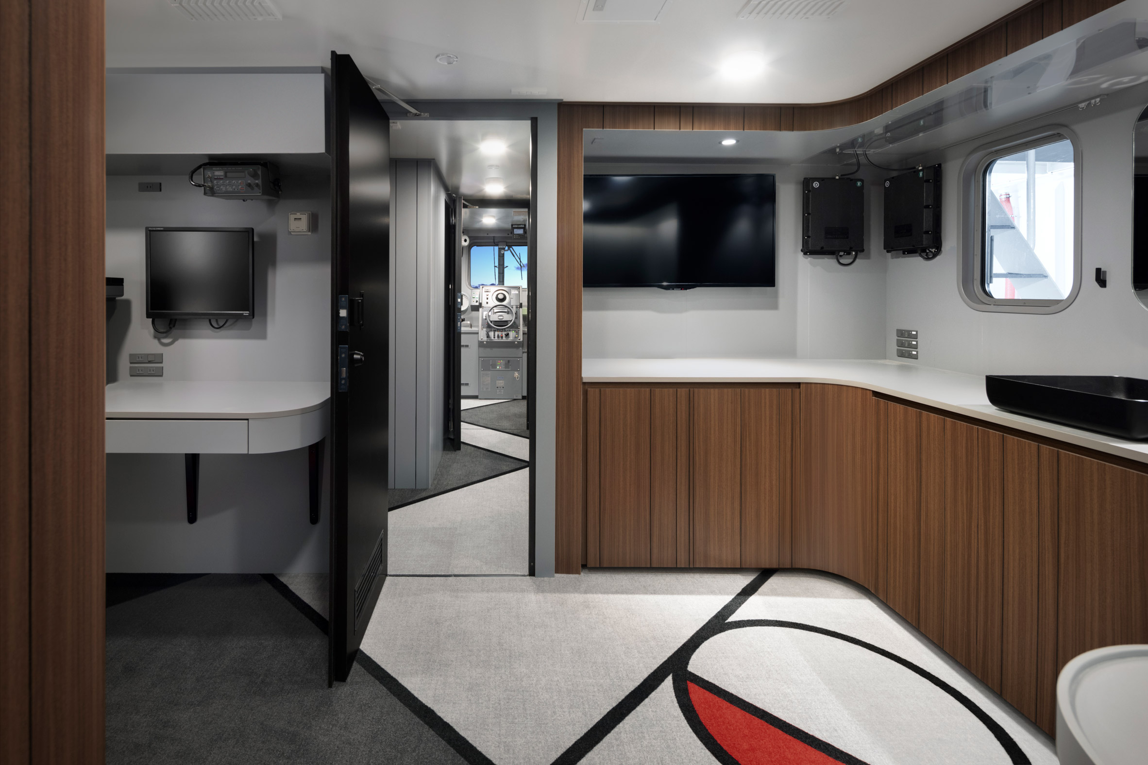 Longline tuna fishing vessel，ship，white，Shofukumaru，