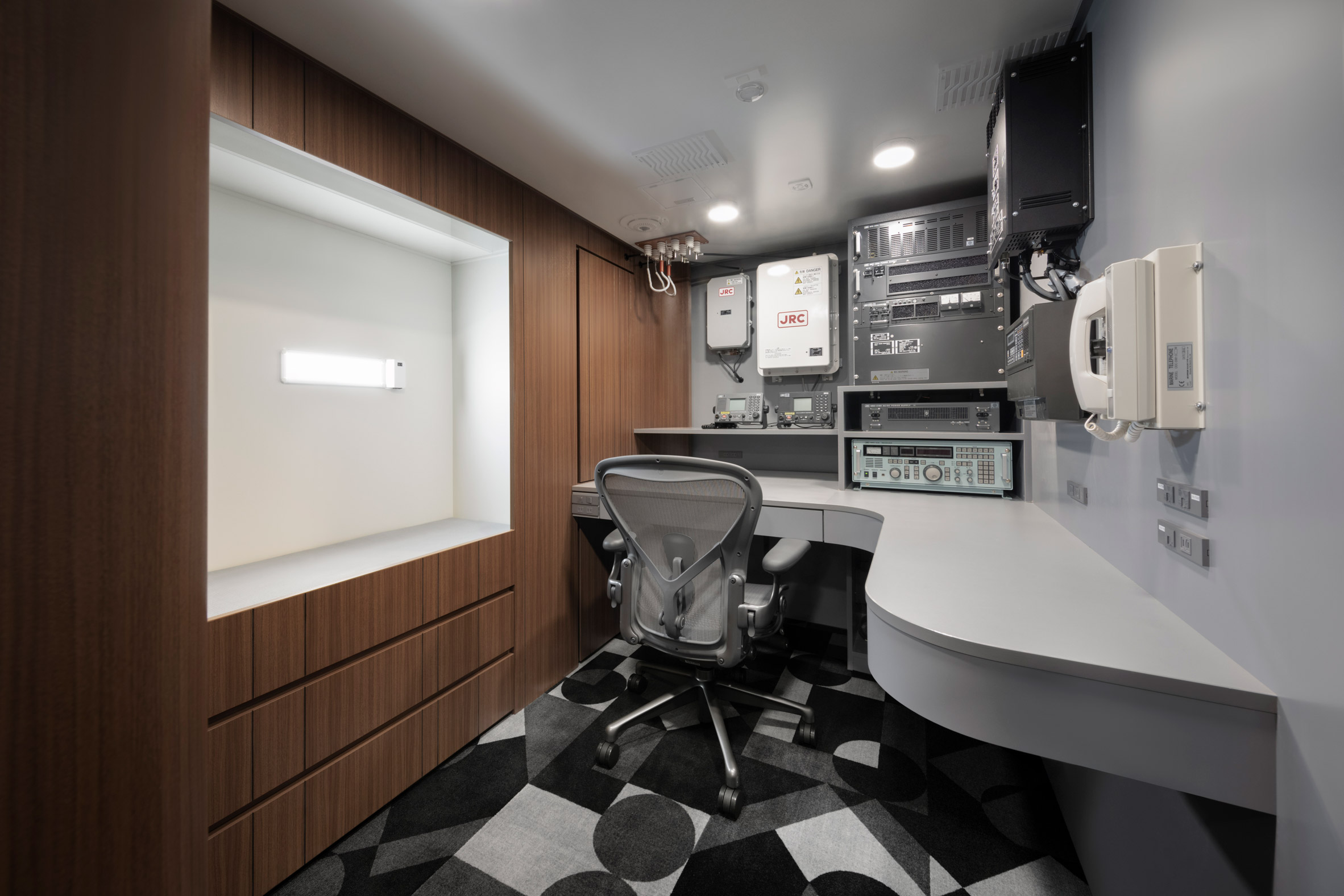 Longline tuna fishing vessel，ship，white，Shofukumaru，