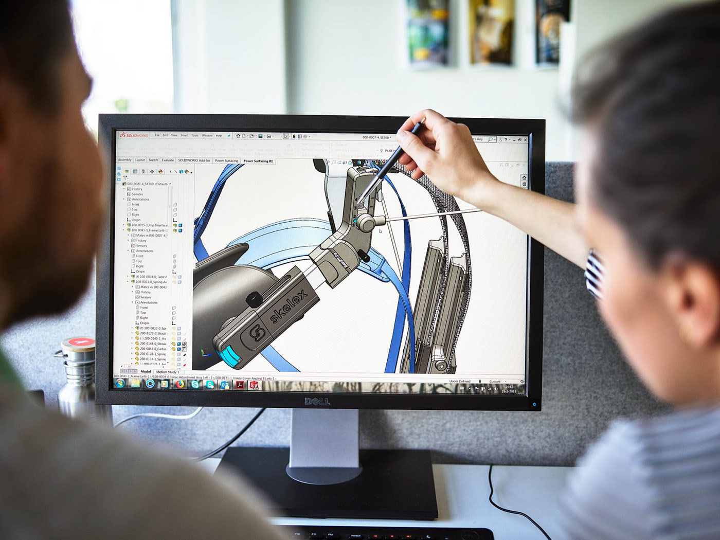 Exoskeleton，alleviate excessive burden，Ergonomics，wearable devices ，