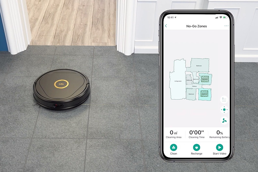 AI robot，sweeping machine，black，