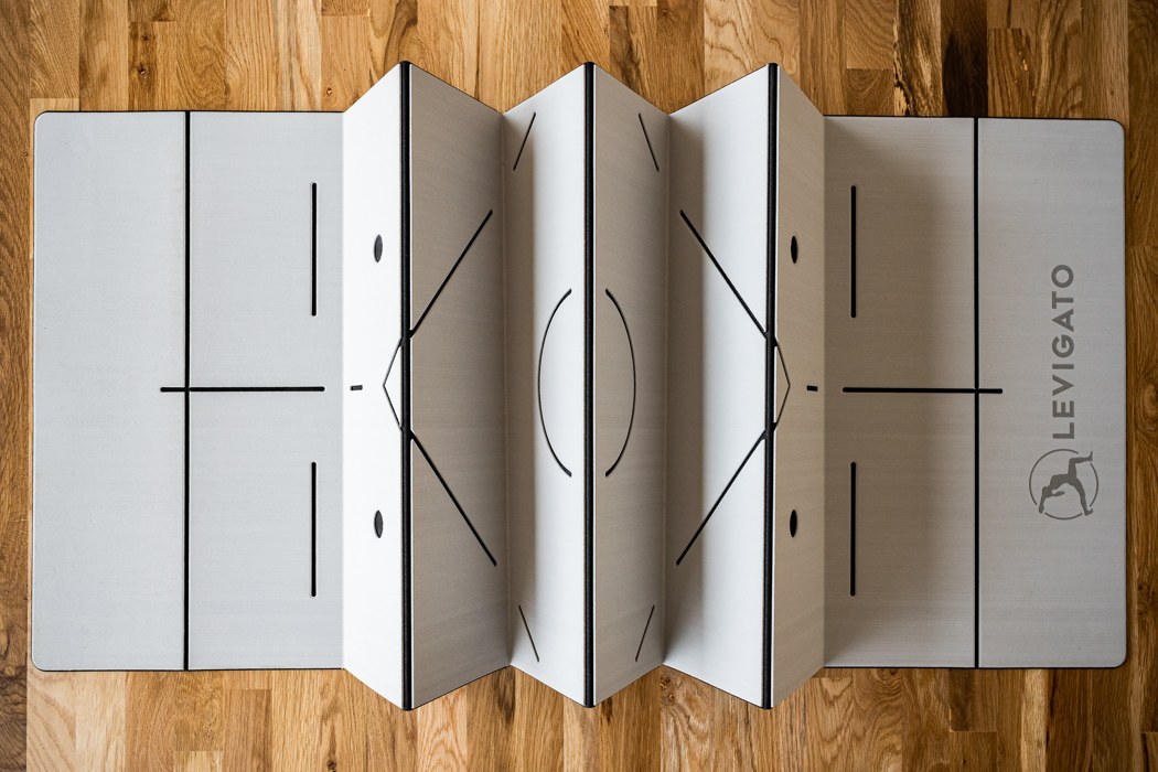 Nicholas Christ，waterproof，Yoga Mat，fold，Sanded，