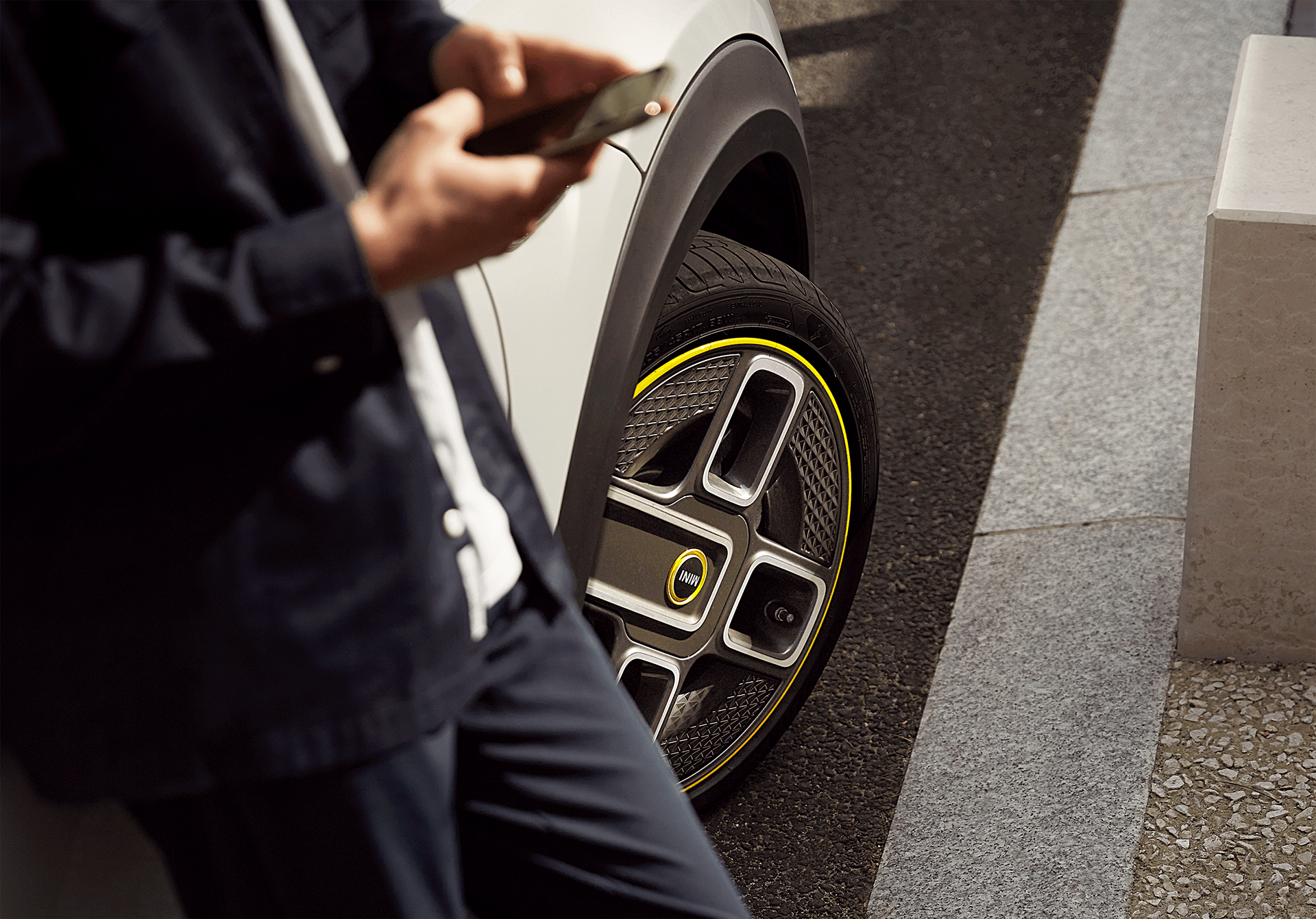 Electric vehicle，automobile，environment protection，energy conservation，white，