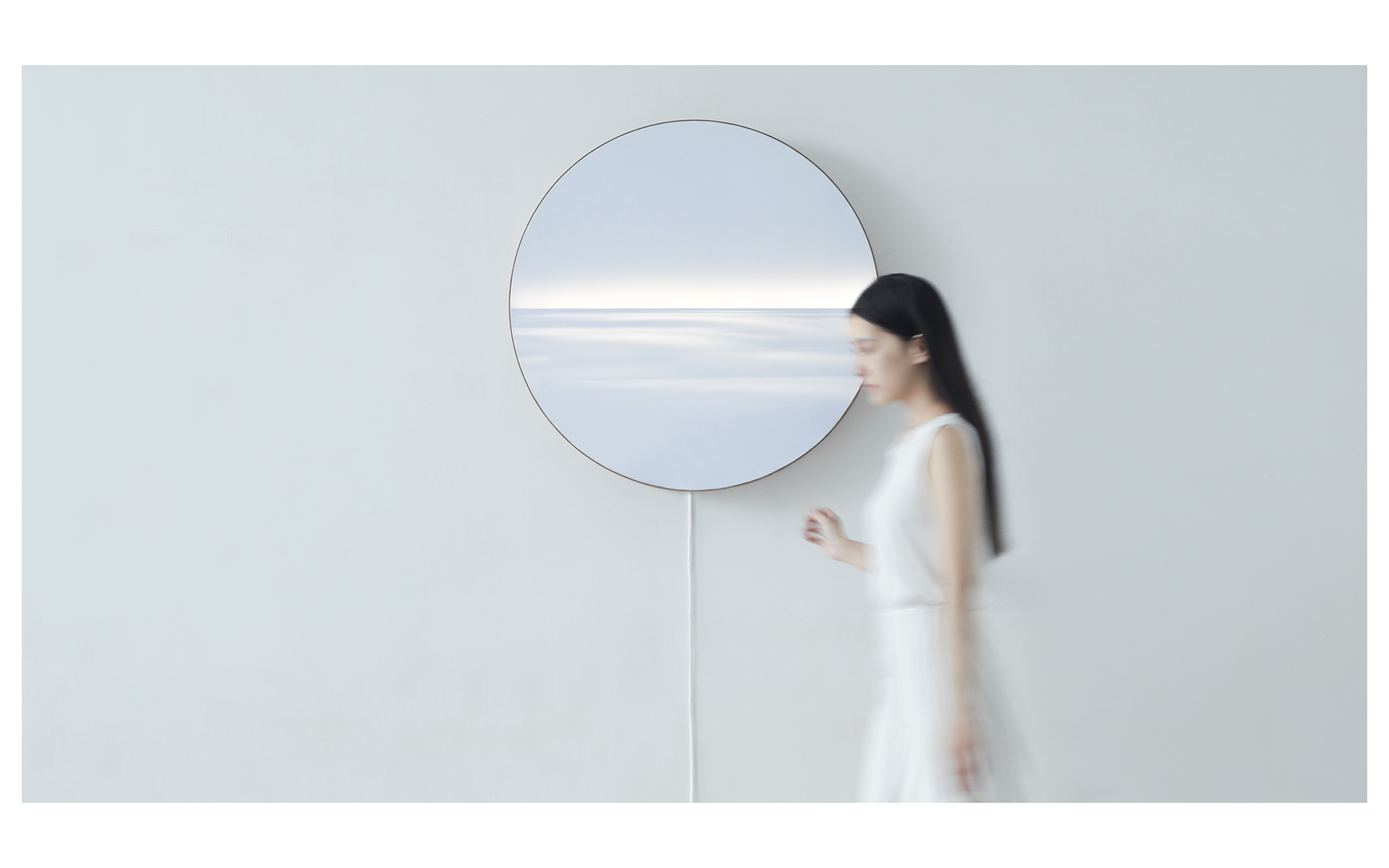 intelligence，High-tech，White '，loudspeaker box，Touch screen，