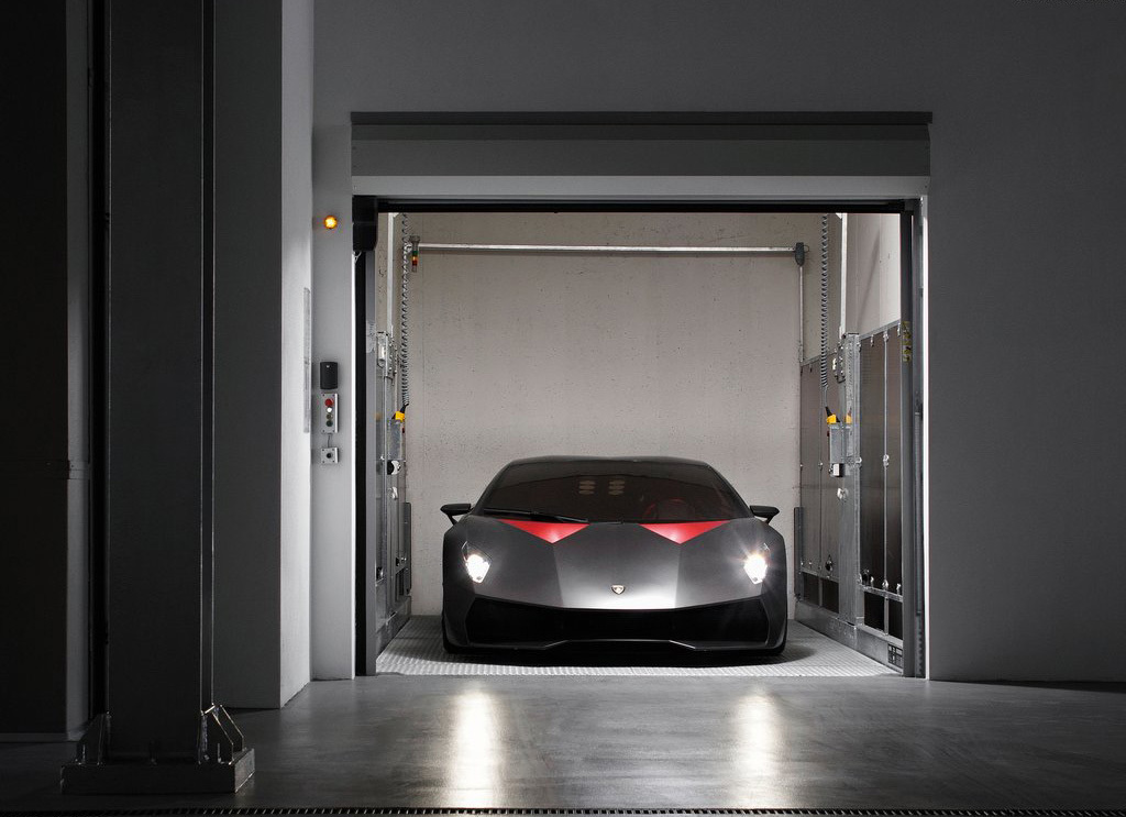 conceptual design，product design，industrial design，vehicle，Sports car，