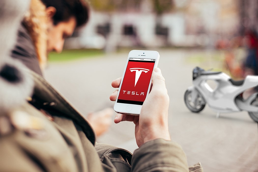 Electric vehicle，Tesla，silver，High-tech，app，