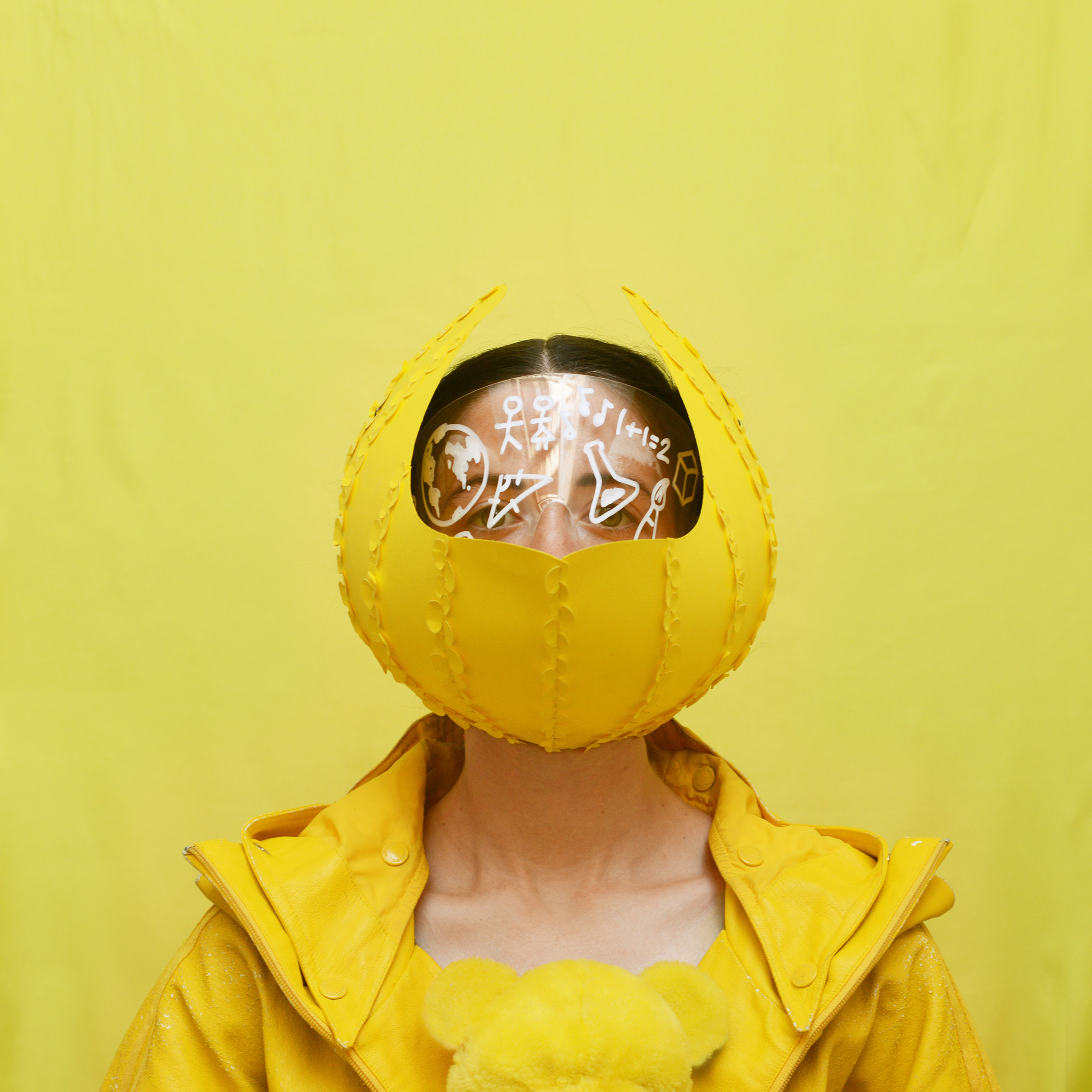 Freyja Sewell，Mask，science fiction，Buddhism，