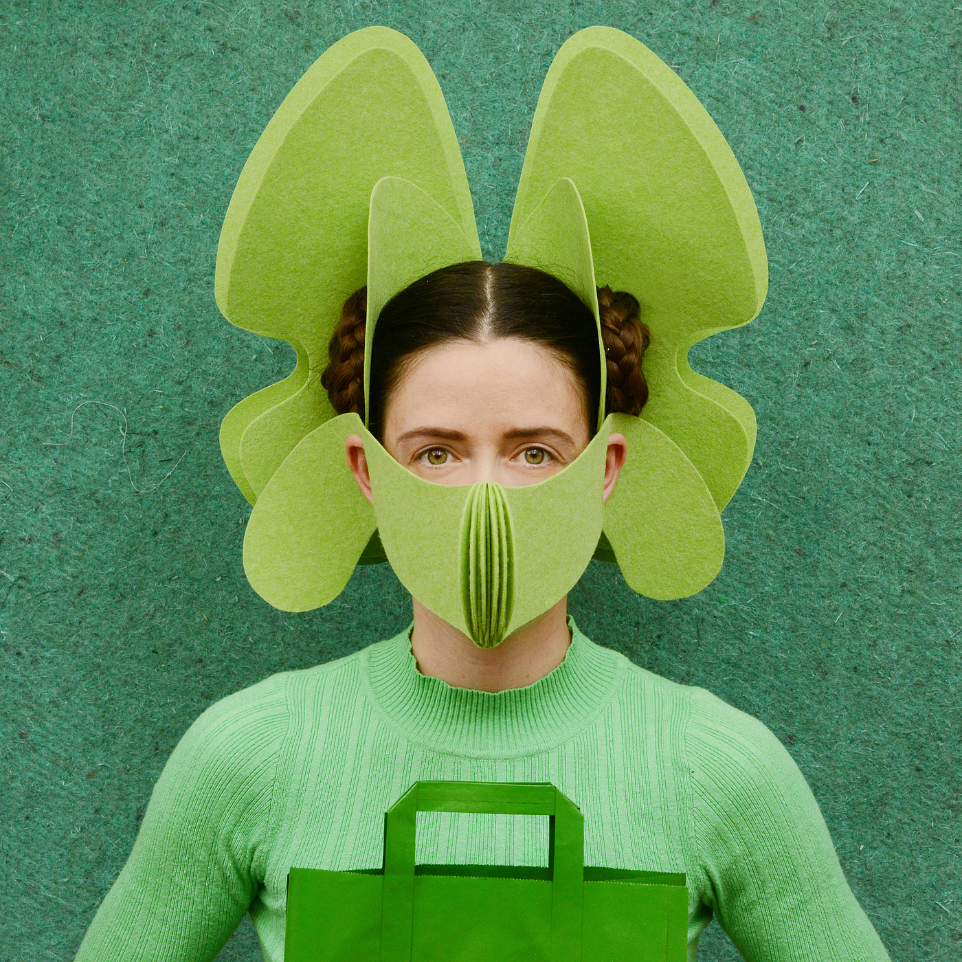 Freyja Sewell，Mask，science fiction，Buddhism，