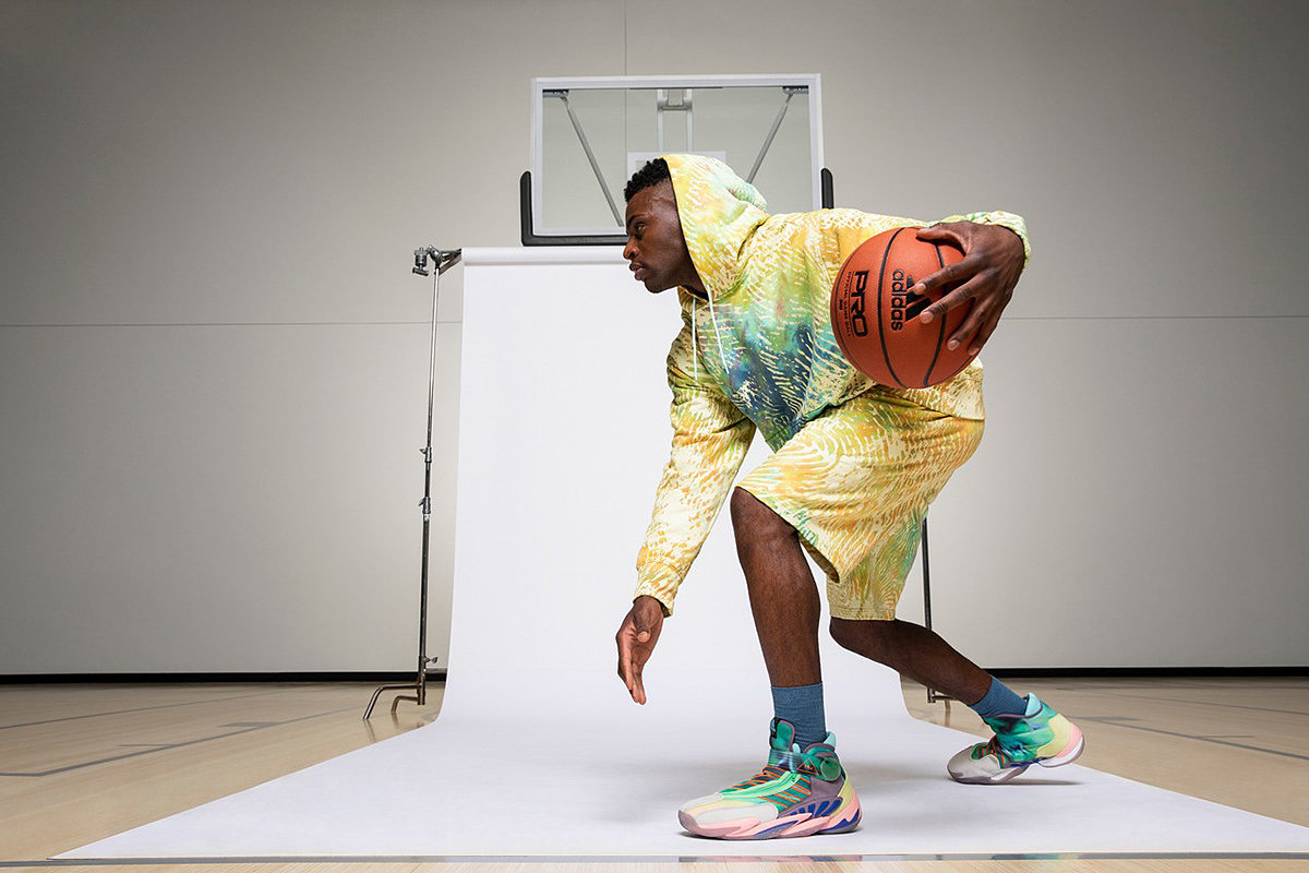 Basketball shoes，Adidas，