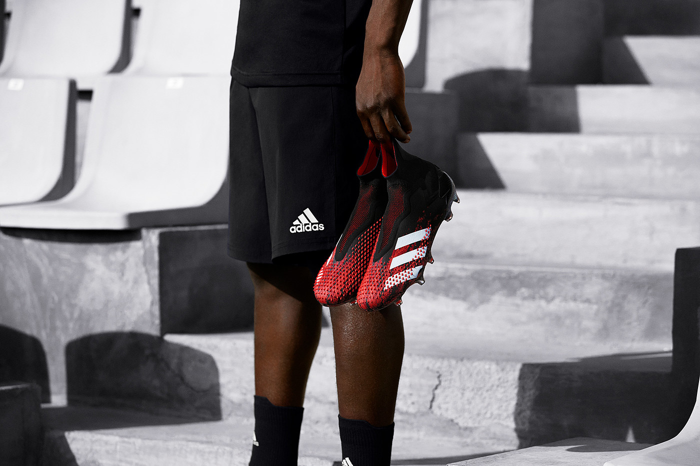 Soccer shoes，Adidas，