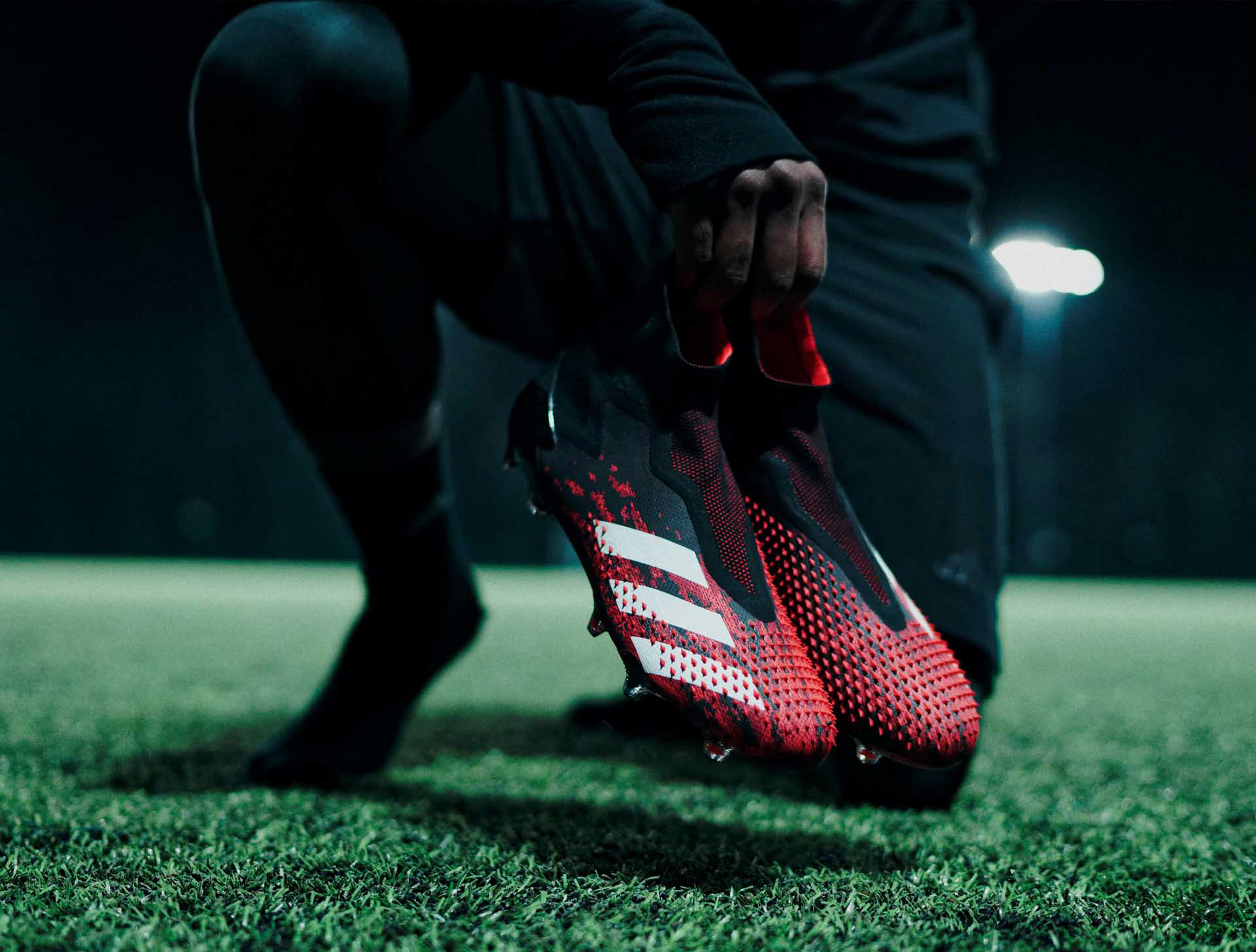 Soccer shoes，Adidas，