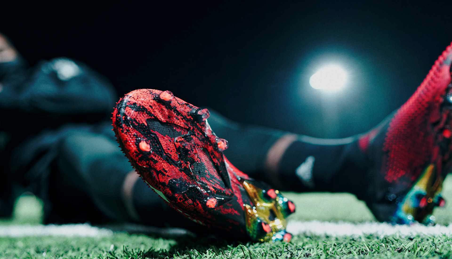 Soccer shoes，Adidas，