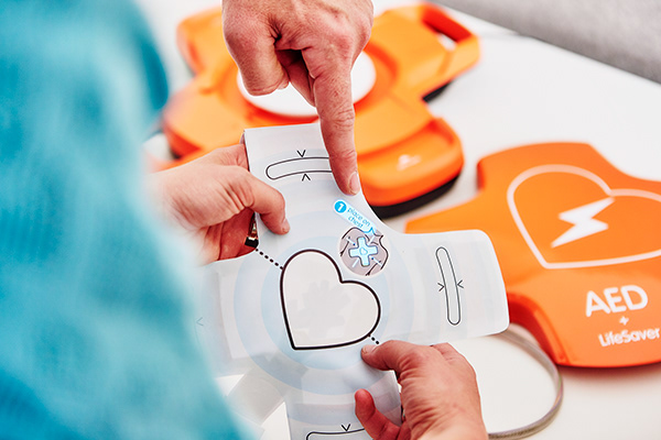 First aid for cardiac resuscitation，