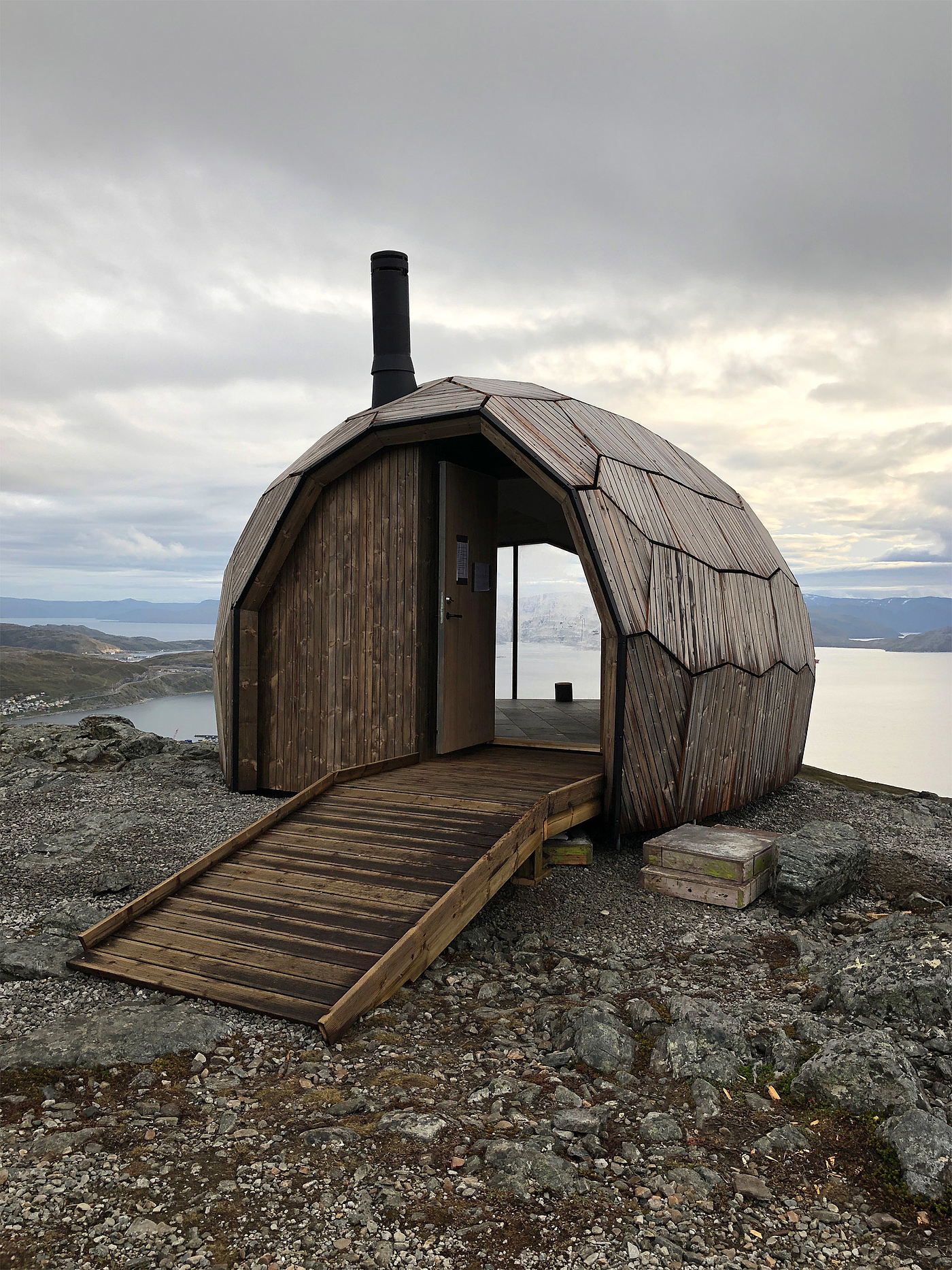挪威斯托夫杰利特山，瓦尔登，蜂窝状结构木屋，徒步，