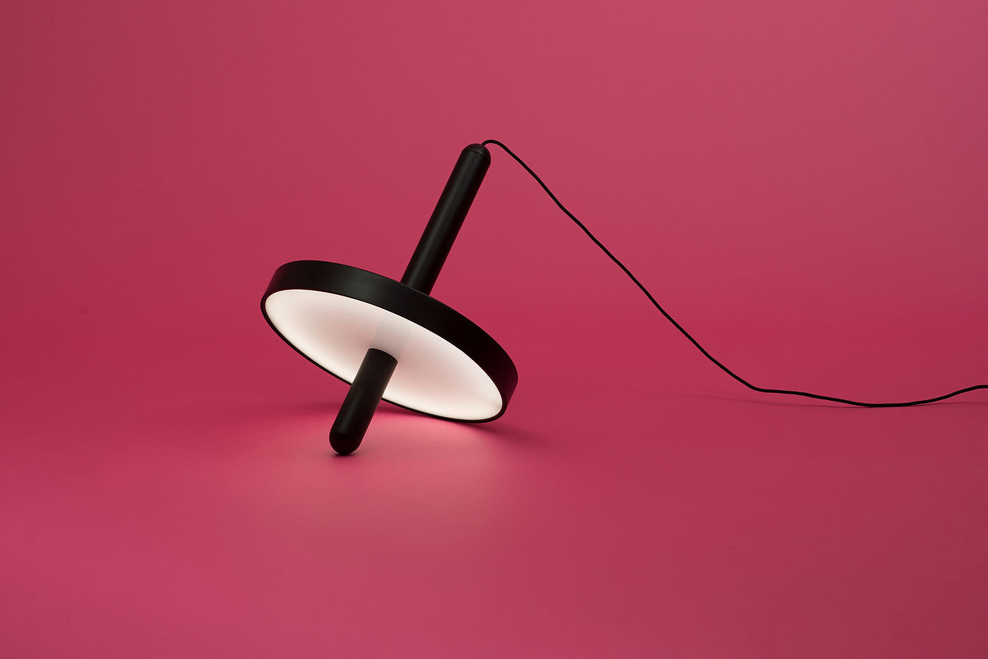 Simplicity，a chandelier，product design，Energy conservation and environmental protection，