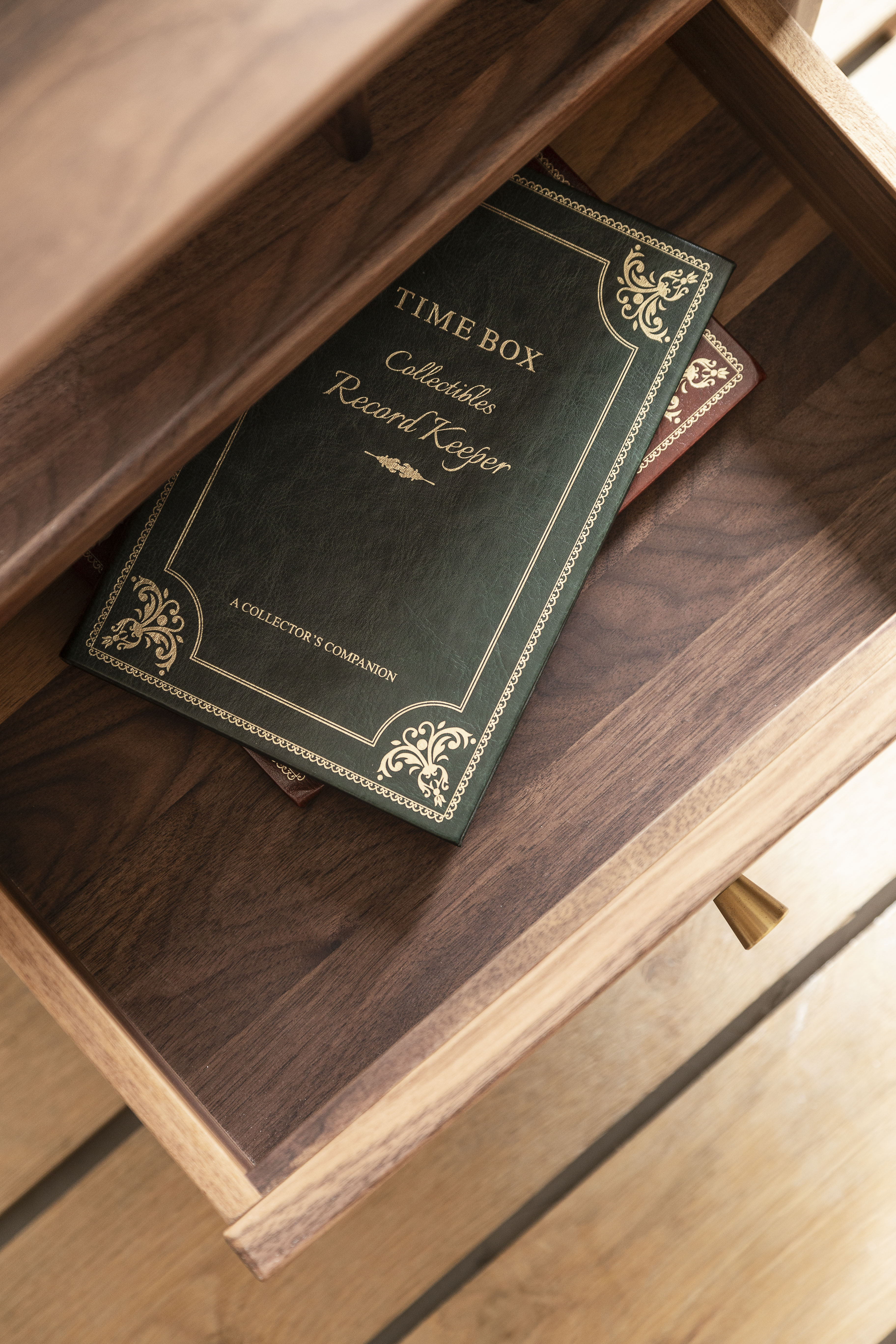 Furniture designer Ren Mengying，