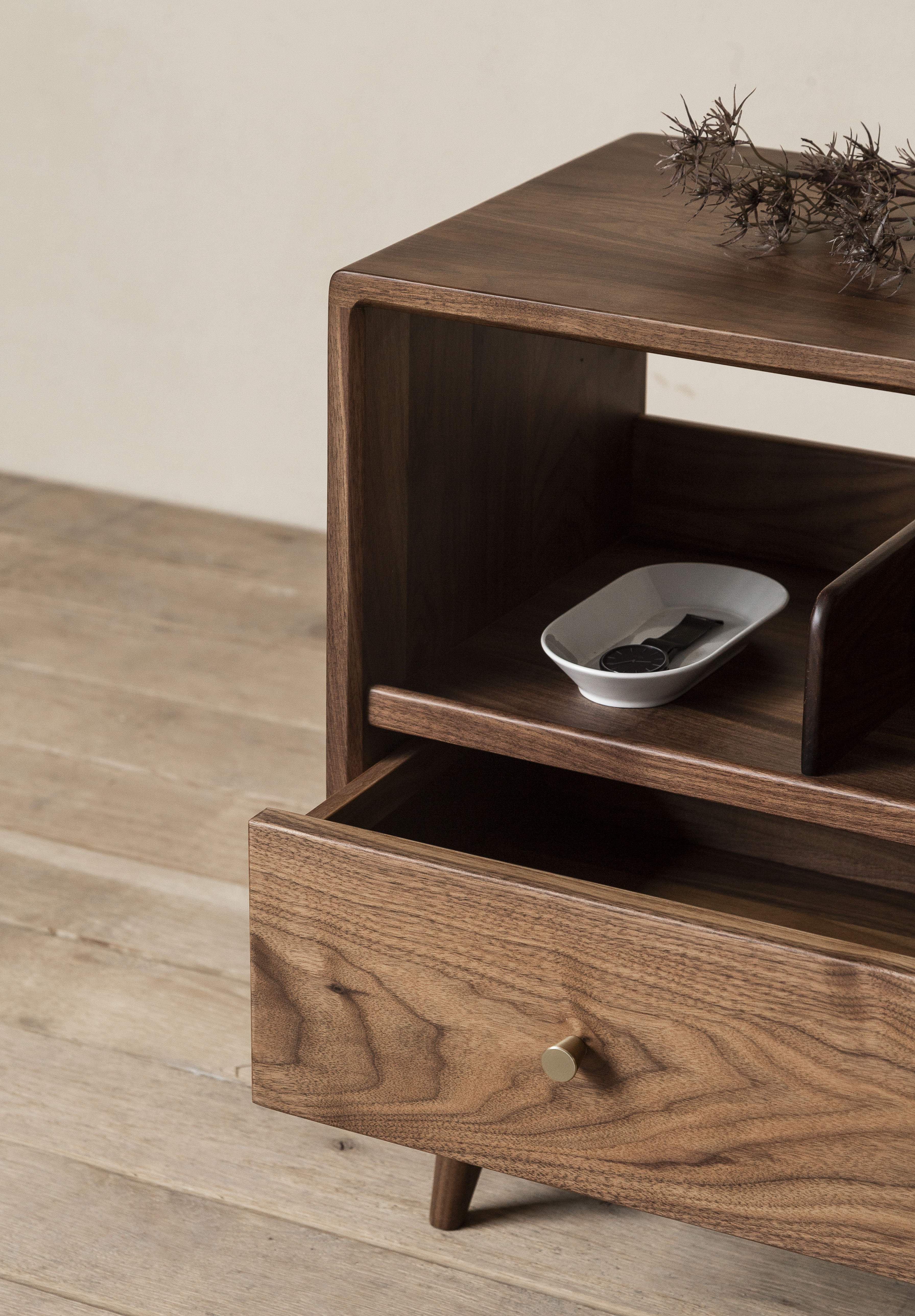 Furniture designer Ren Mengying，