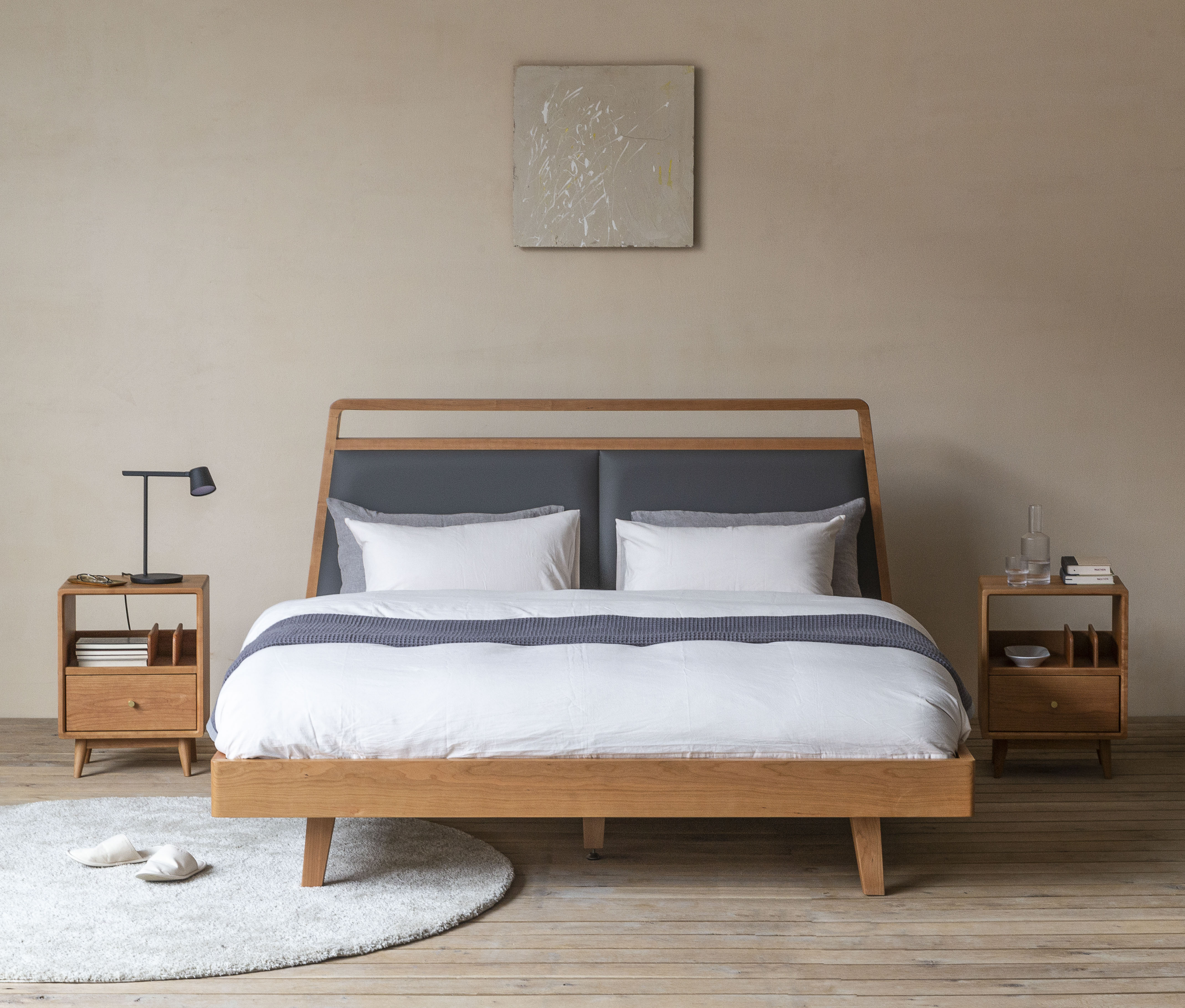 Furniture designer Ren Mengying，