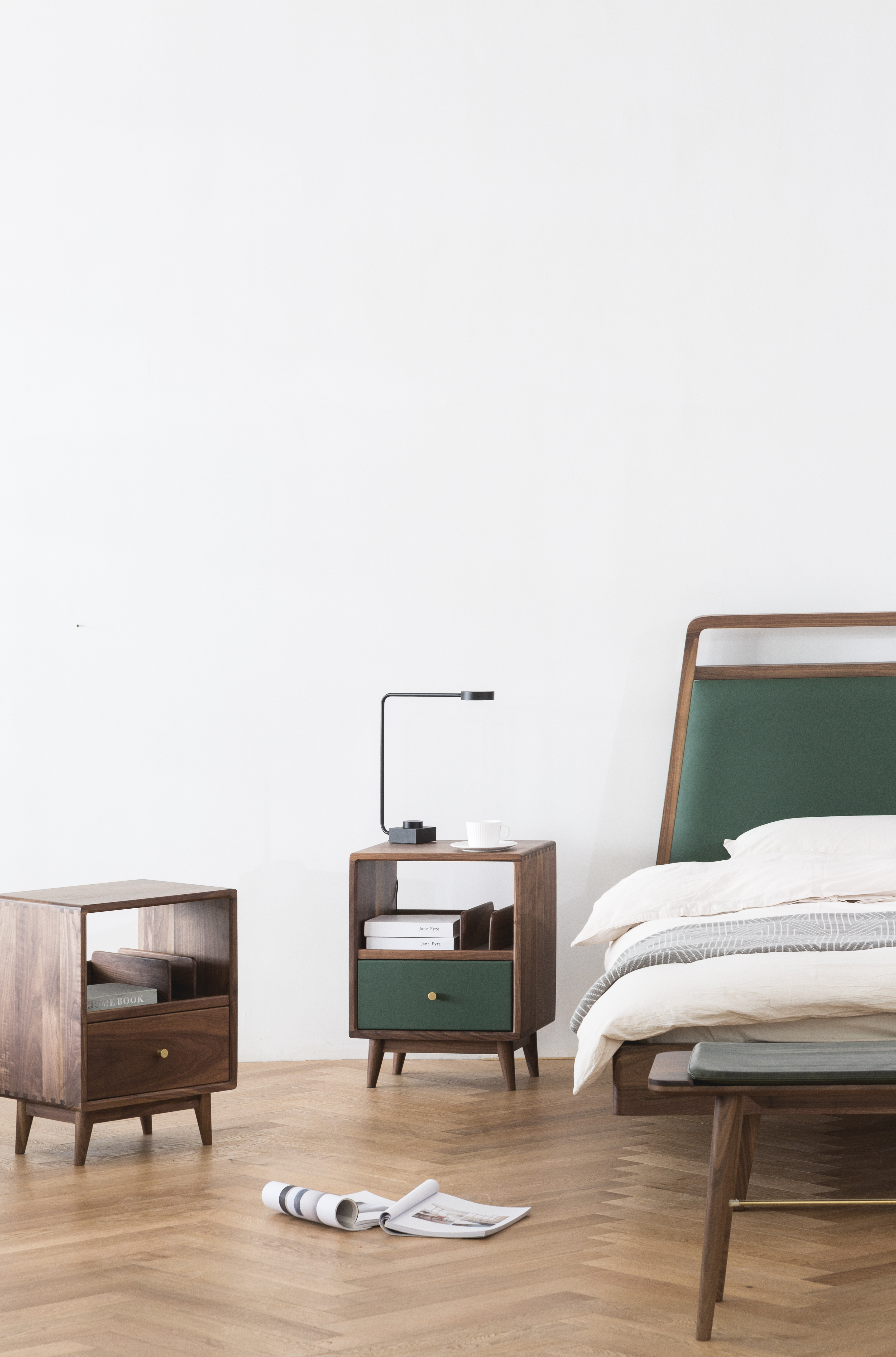 Furniture designer Ren Mengying，