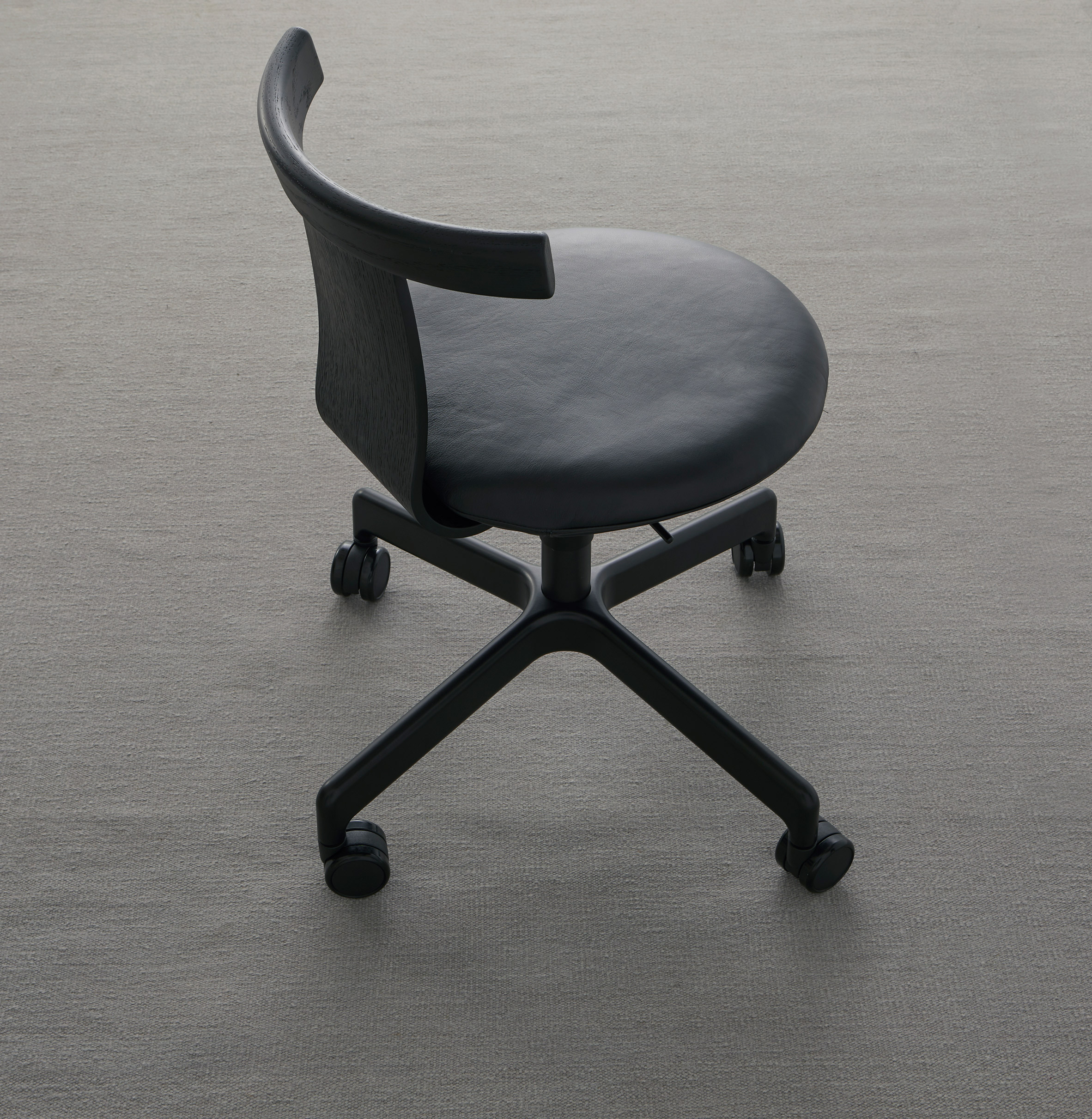 chair，oak，Swivel chair，Ergonomics，