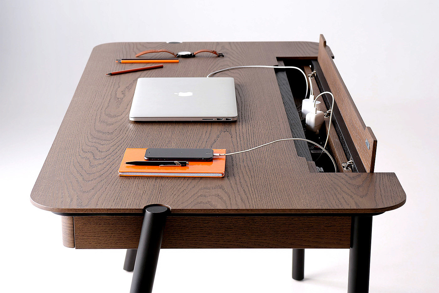 desk，fillet，wooden ，Simplicity，