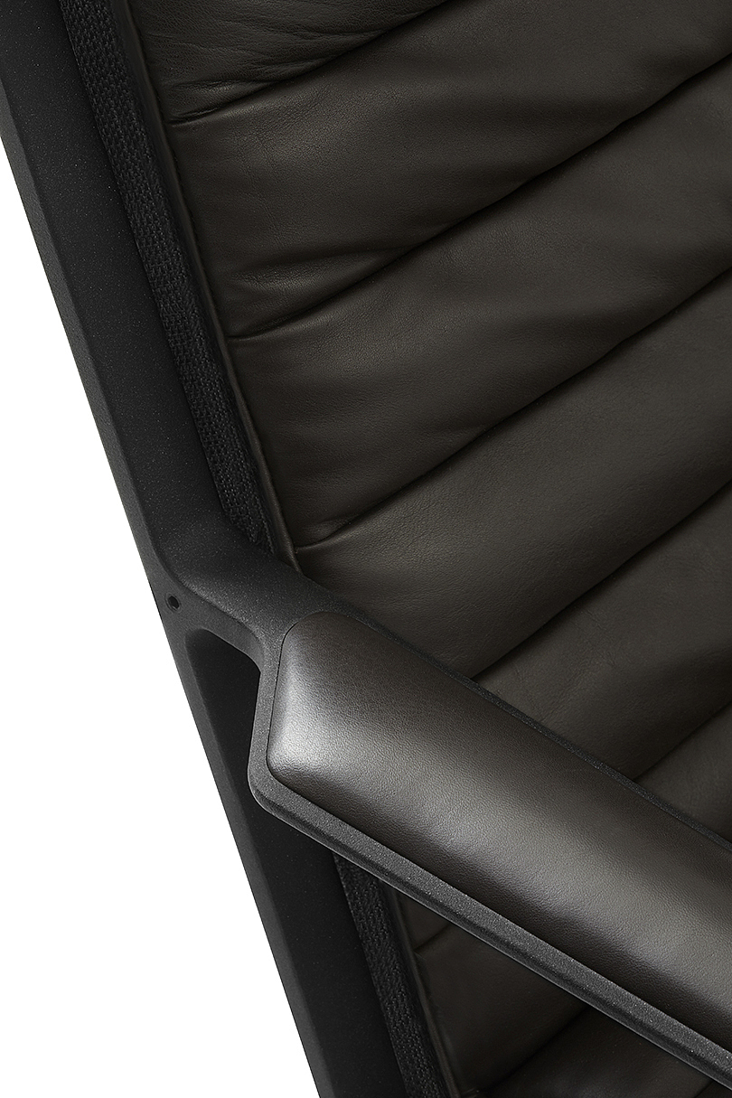 vipp，躺椅，深棕色皮革，一体式靠垫，