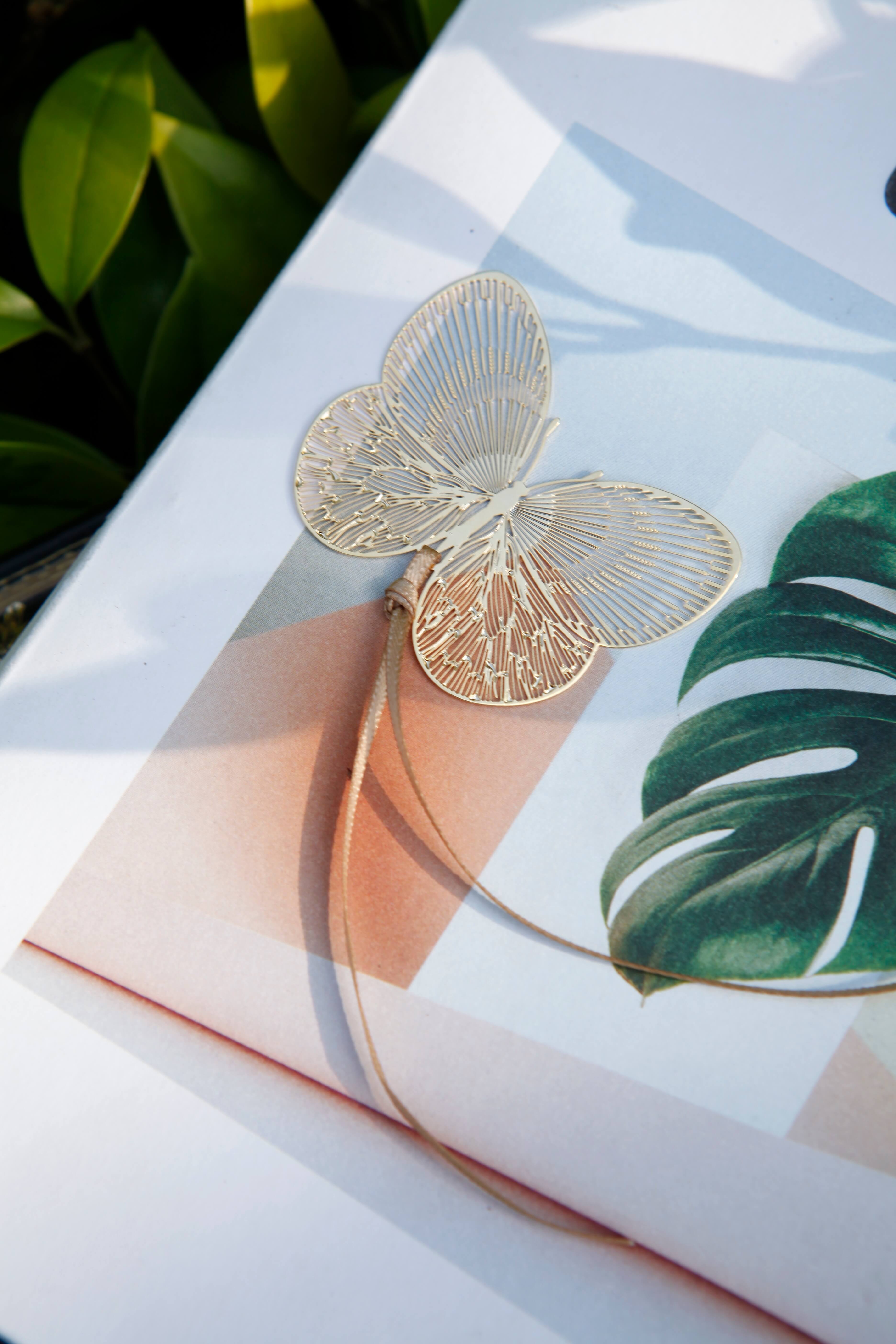 bookmark，In the palm of your hand，gift，Design，packing，product，butterfly，