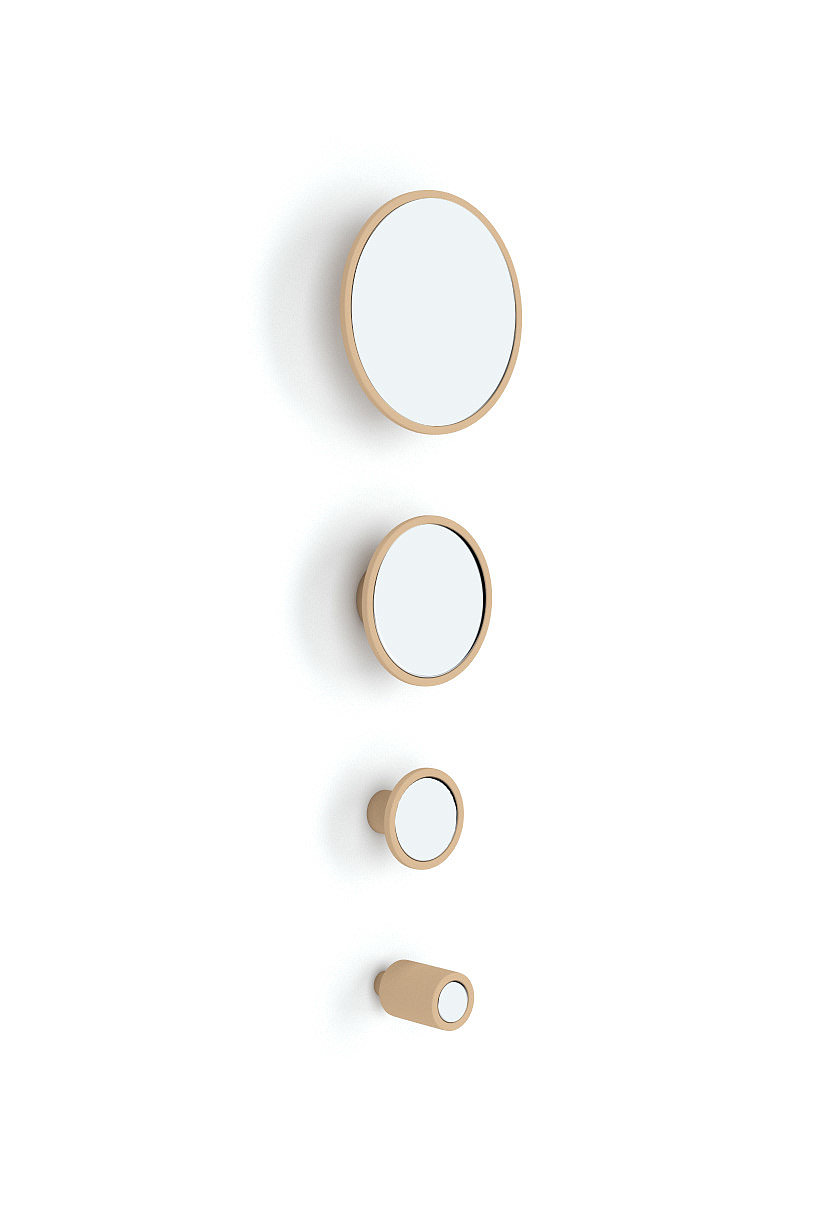 Reflection，Combined mirror，Clothes hanging，