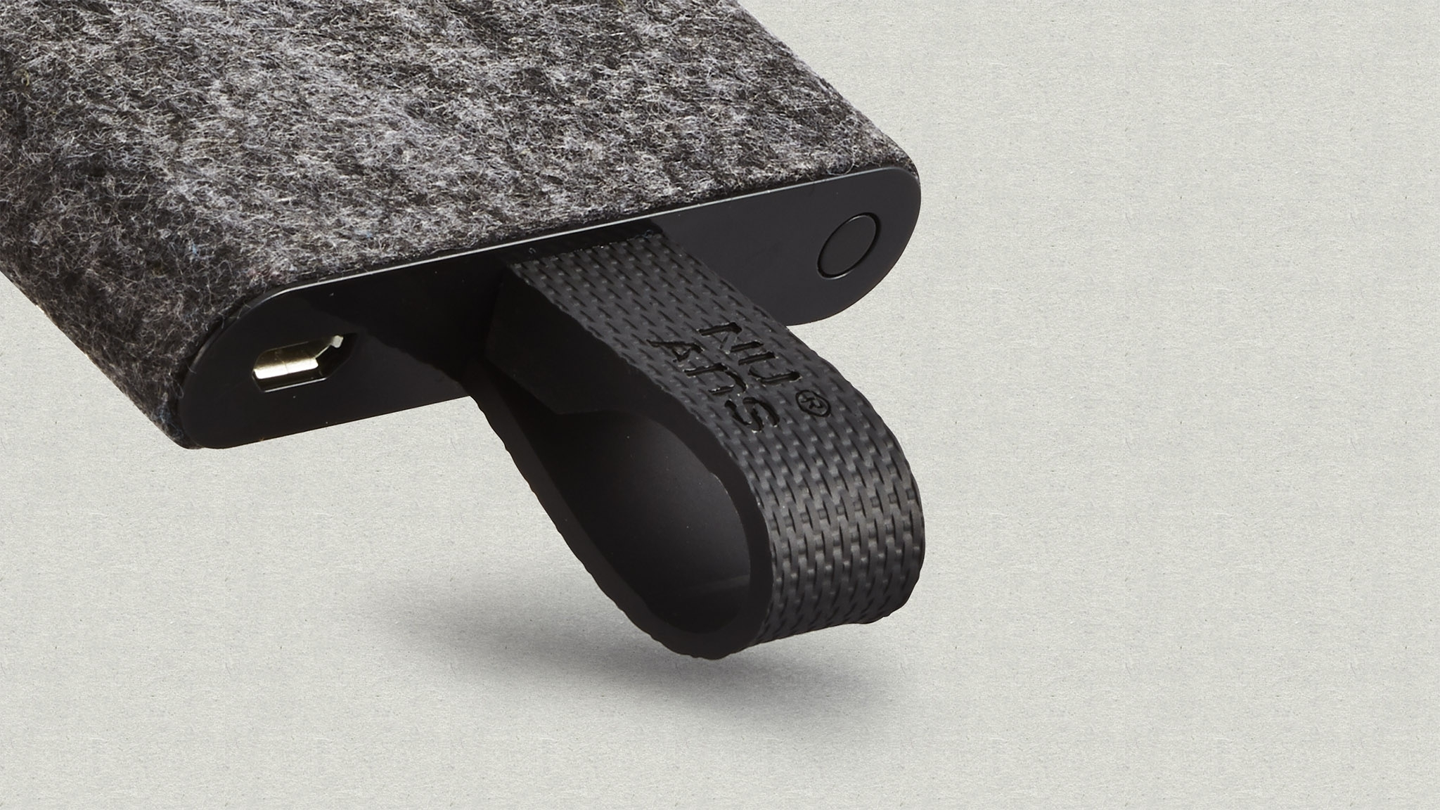 product design，industrial design，portable battery，convenient，Simplicity，