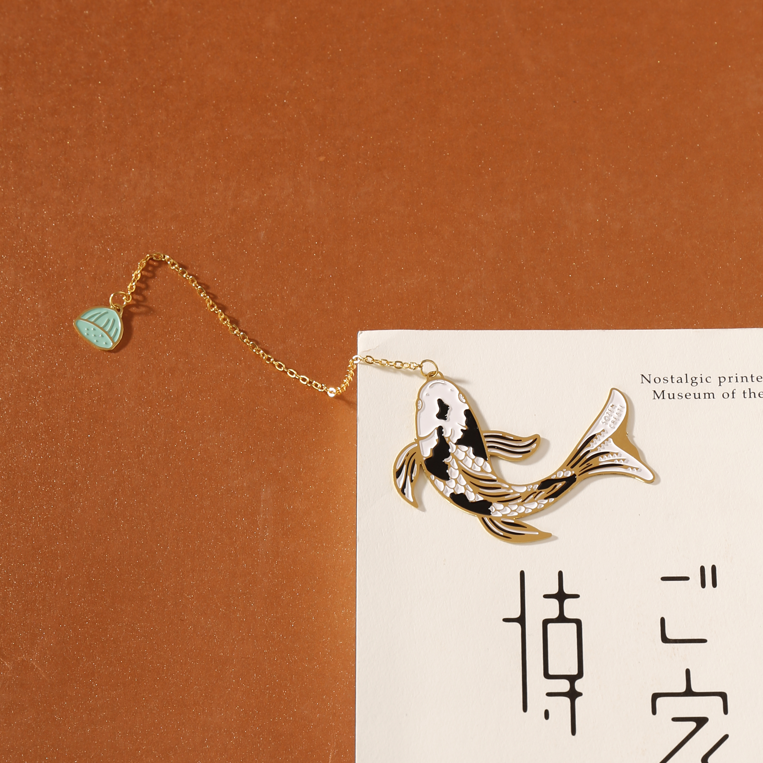 bookmark，gift，delicate，lucky charm，comfortable，