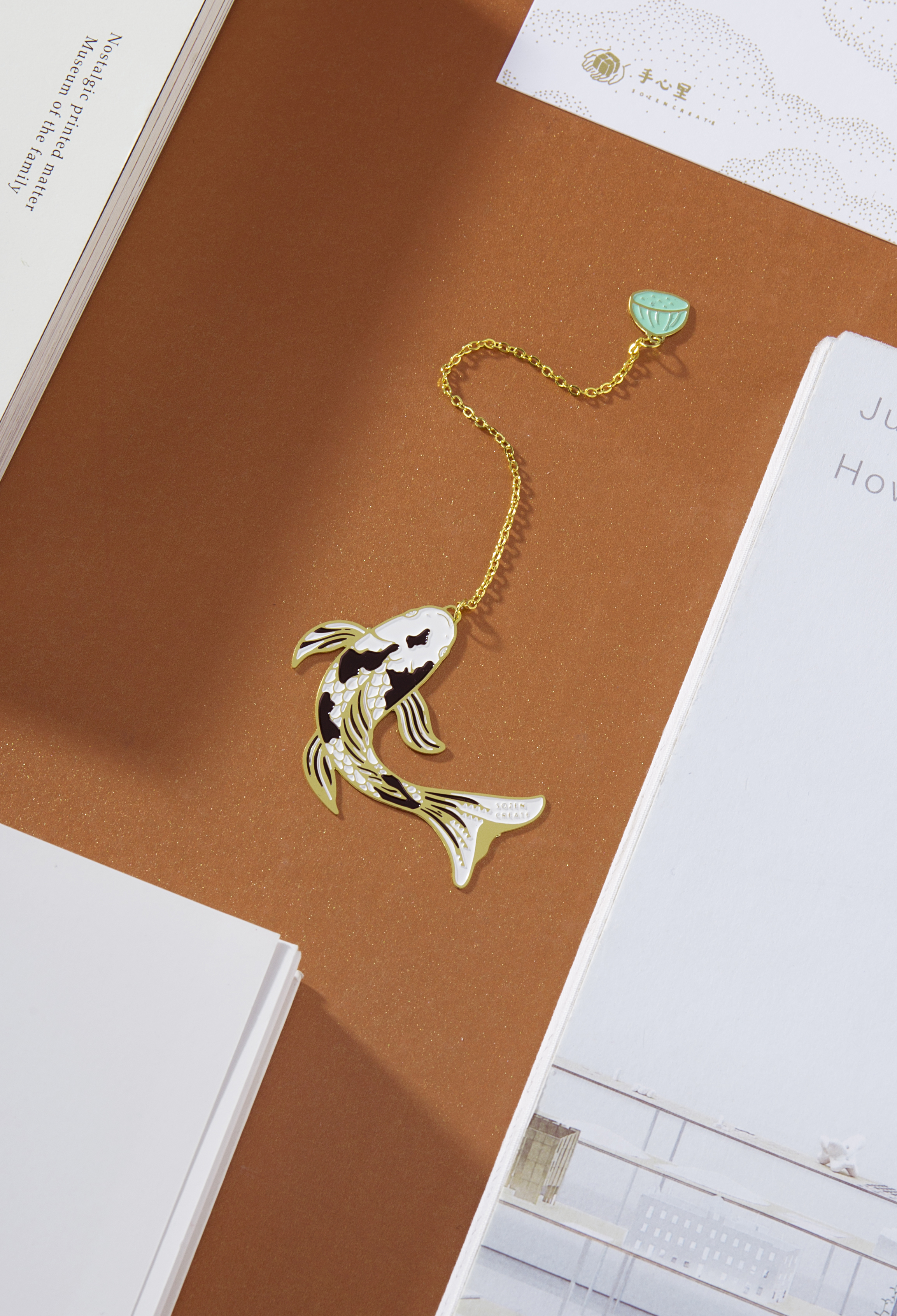 bookmark，gift，delicate，lucky charm，comfortable，