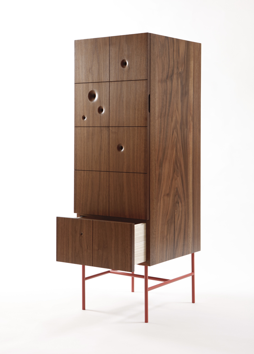 chair，drawer，plate，wooden ，Wormhole，